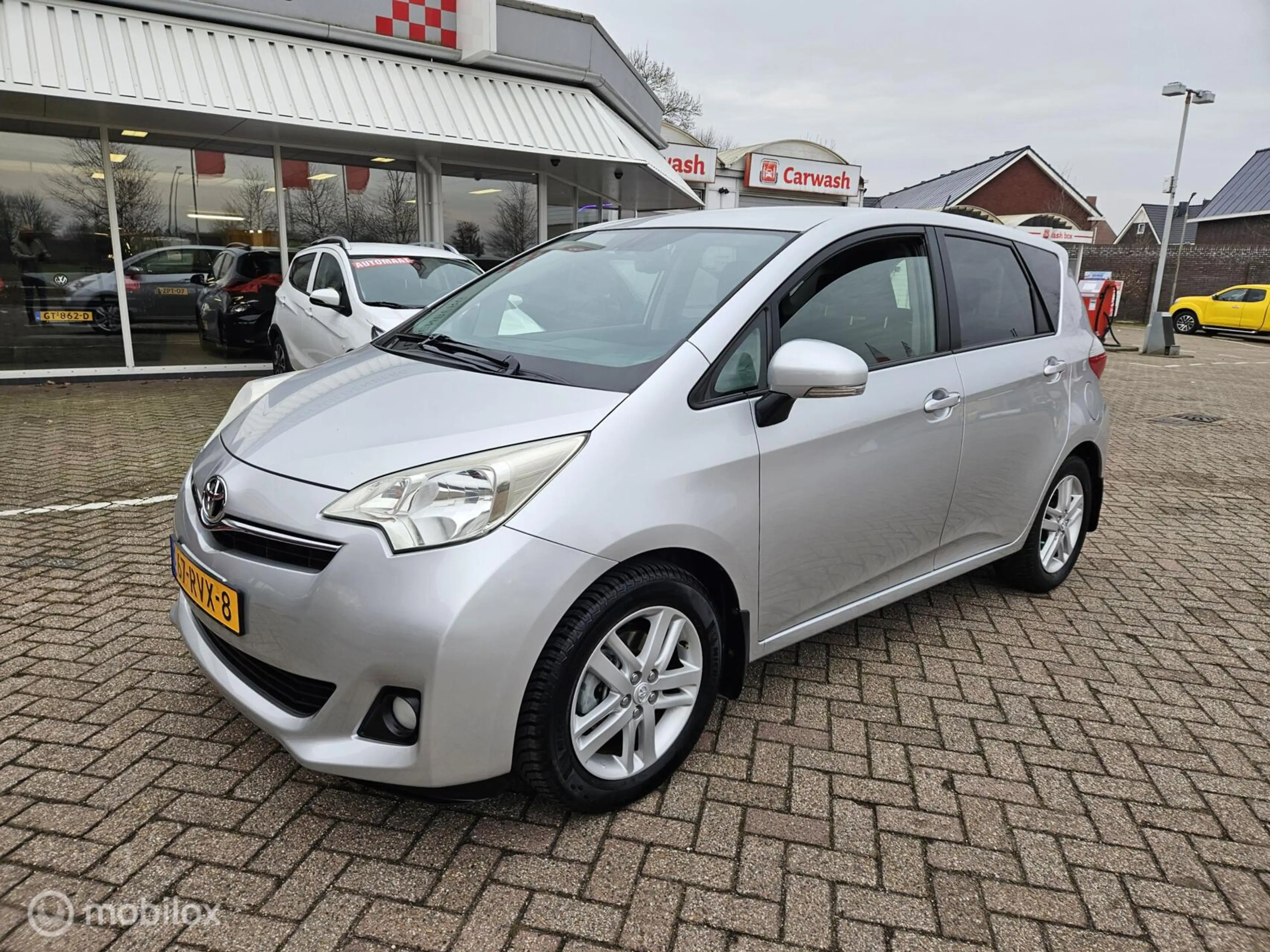Toyota Verso-S 1.3 VVT-i Aspiration — photo 7