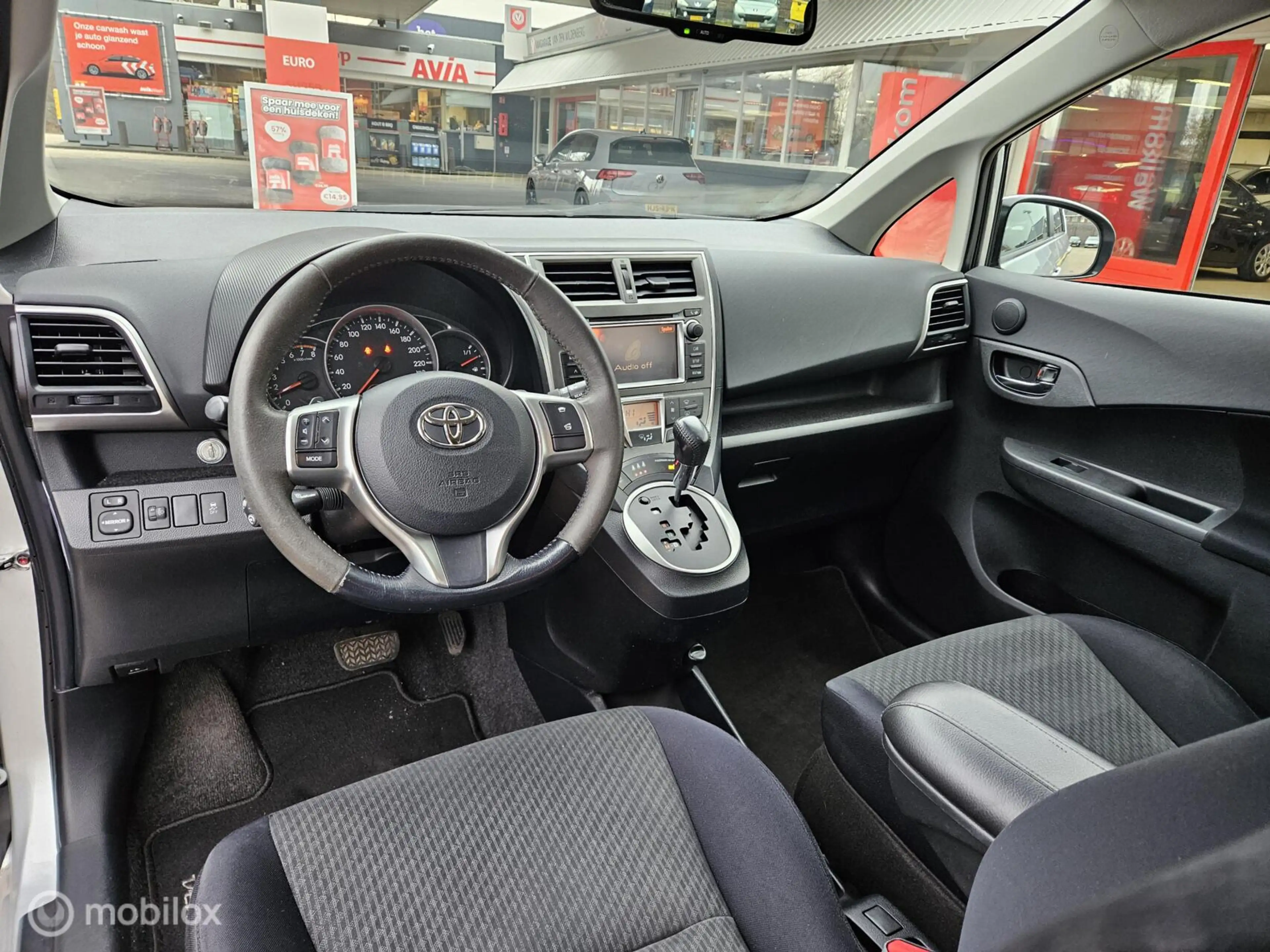 Toyota Verso-S 1.3 VVT-i Aspiration — photo 13
