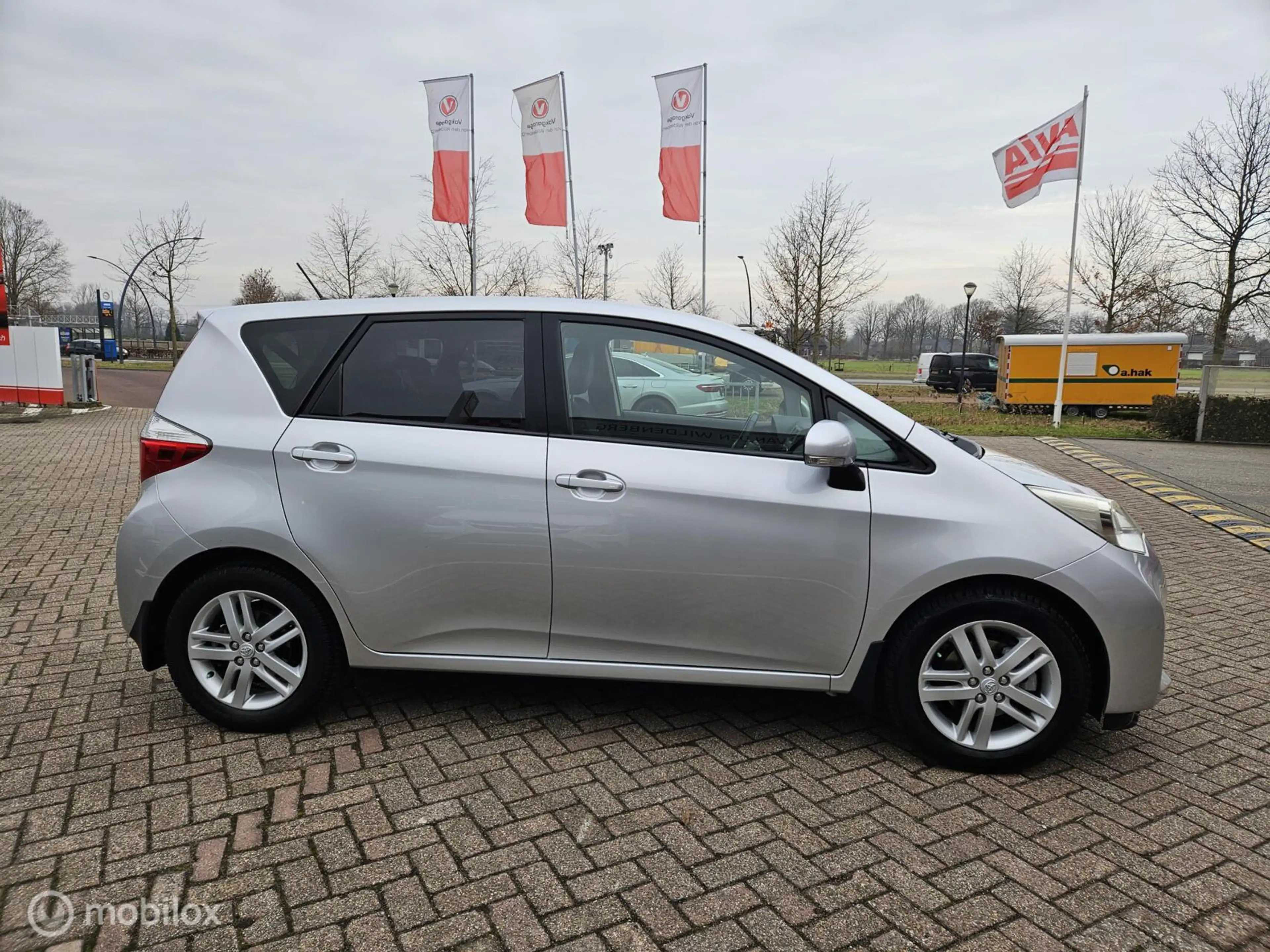 Toyota Verso-S 1.3 VVT-i Aspiration — photo 4