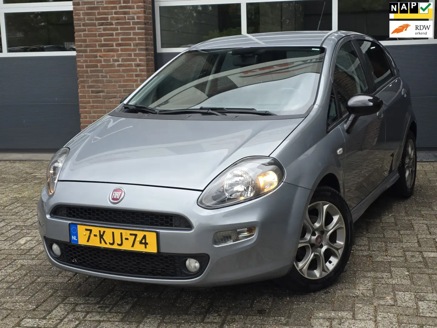 Fiat Punto Evo 0.9 TwinAir Pop 5DR |Apk |Airco |Nap Gris - 1