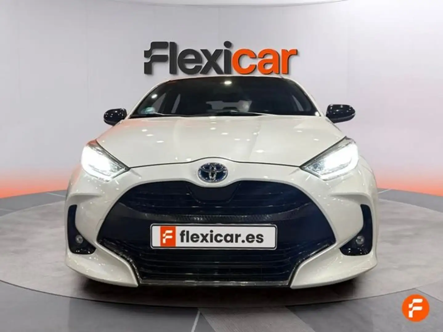 Toyota Yaris Cross 120H Active Tech Blanco - 2