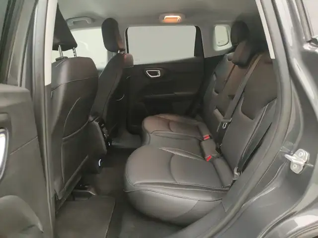 Jeep Compass view 19