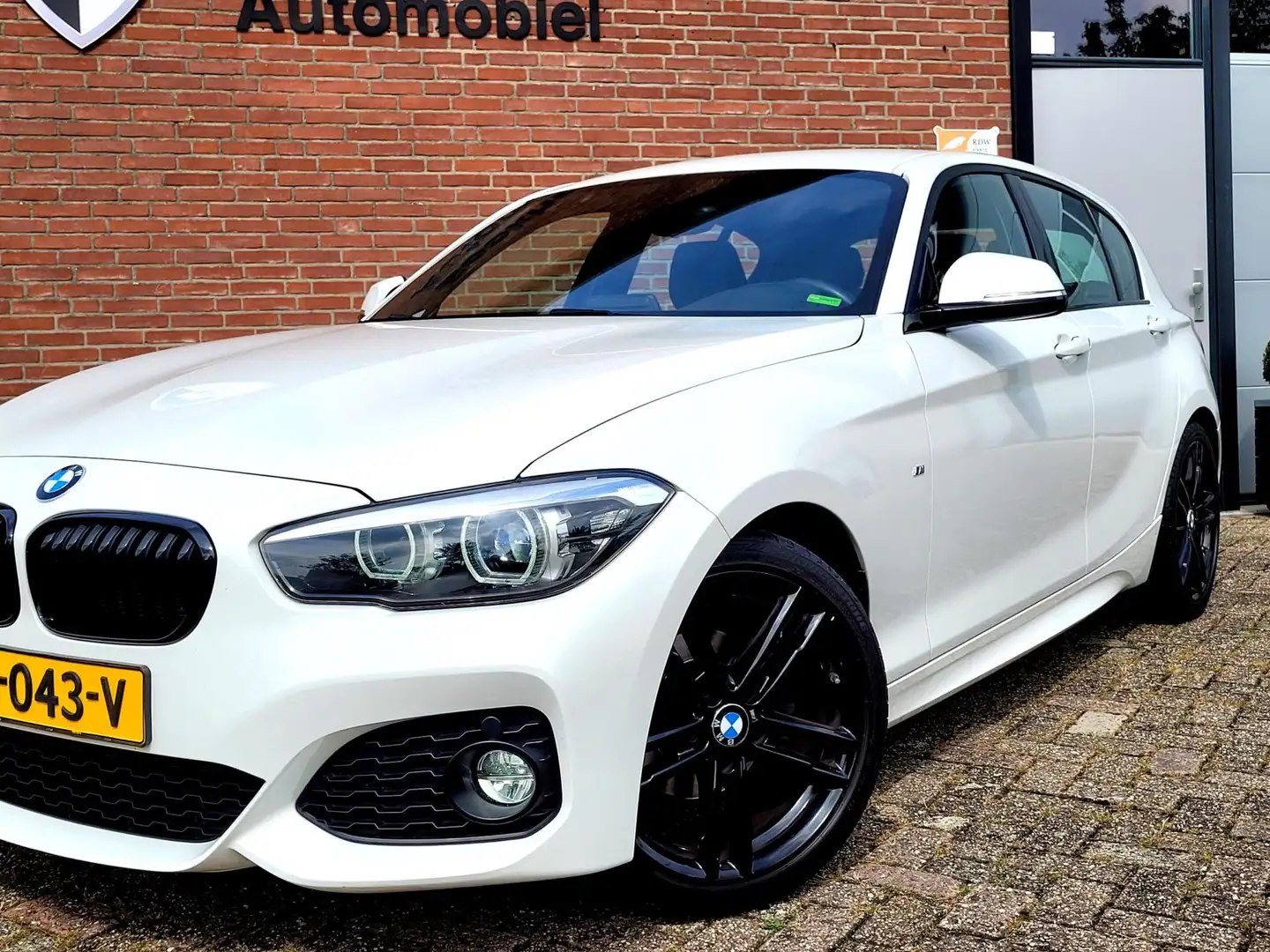 BMW 118 1-serie 118i M-sport, incl. BEURT + APK (Dealer-on Wit - 2