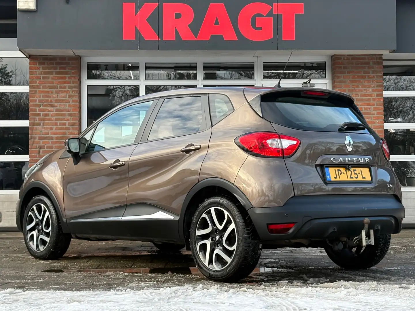 Renault Captur Expression 0.9 TCe 90 pk - navi - airco - trekhaak Braun - 2