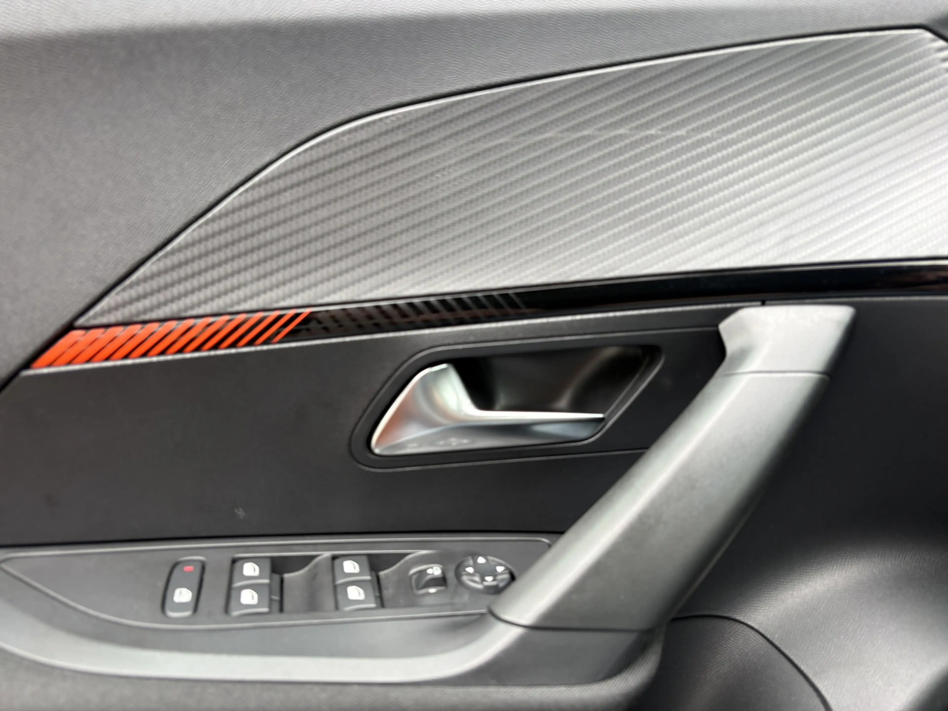 Peugeot e-2008 EV Active Pack 50 kWh -SOH 91.5%- 3 FASE-CLIMA-CAM — photo 17