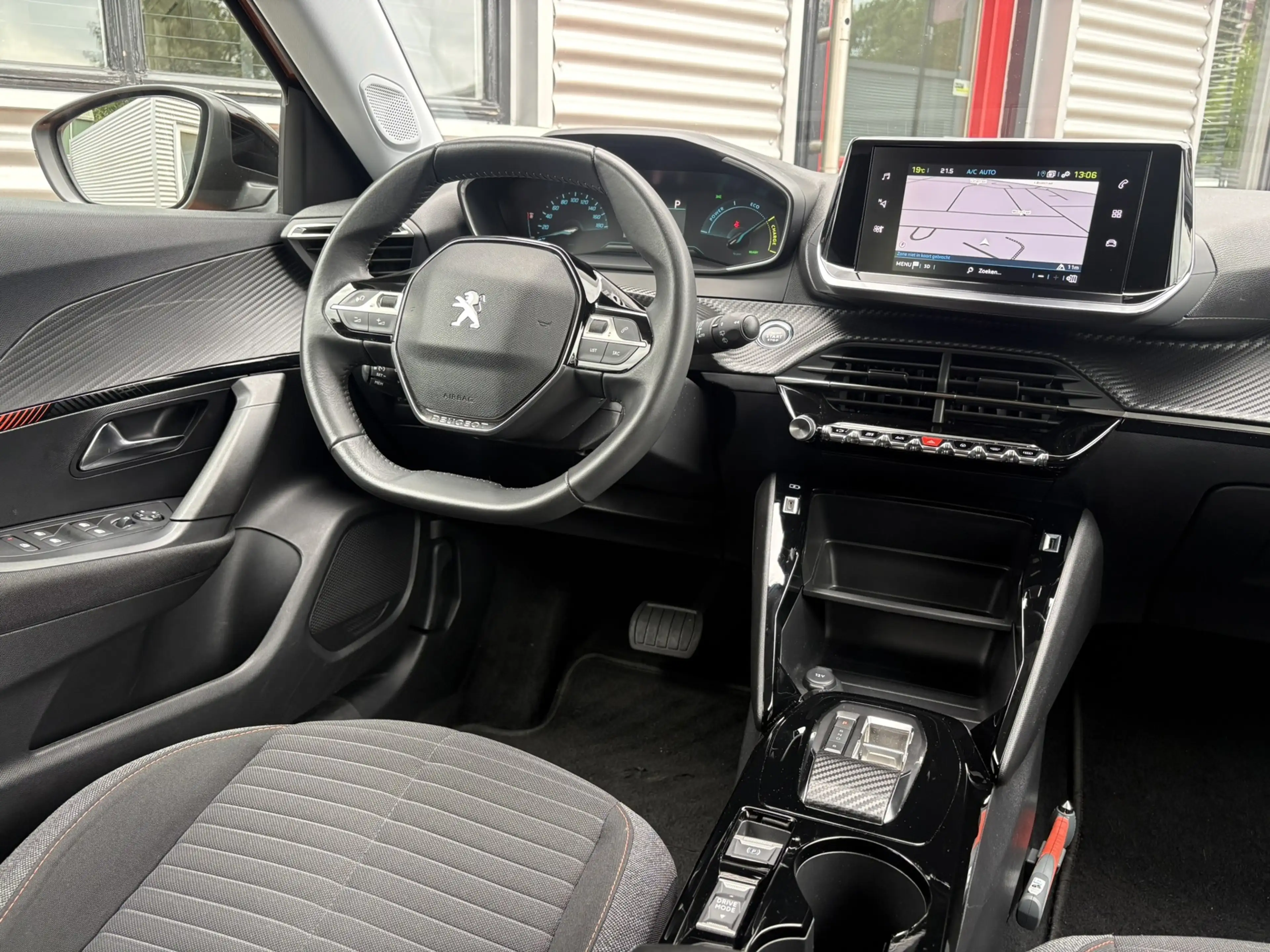 Peugeot e-2008 EV Active Pack 50 kWh -SOH 91.5%- 3 FASE-CLIMA-CAM — photo 14