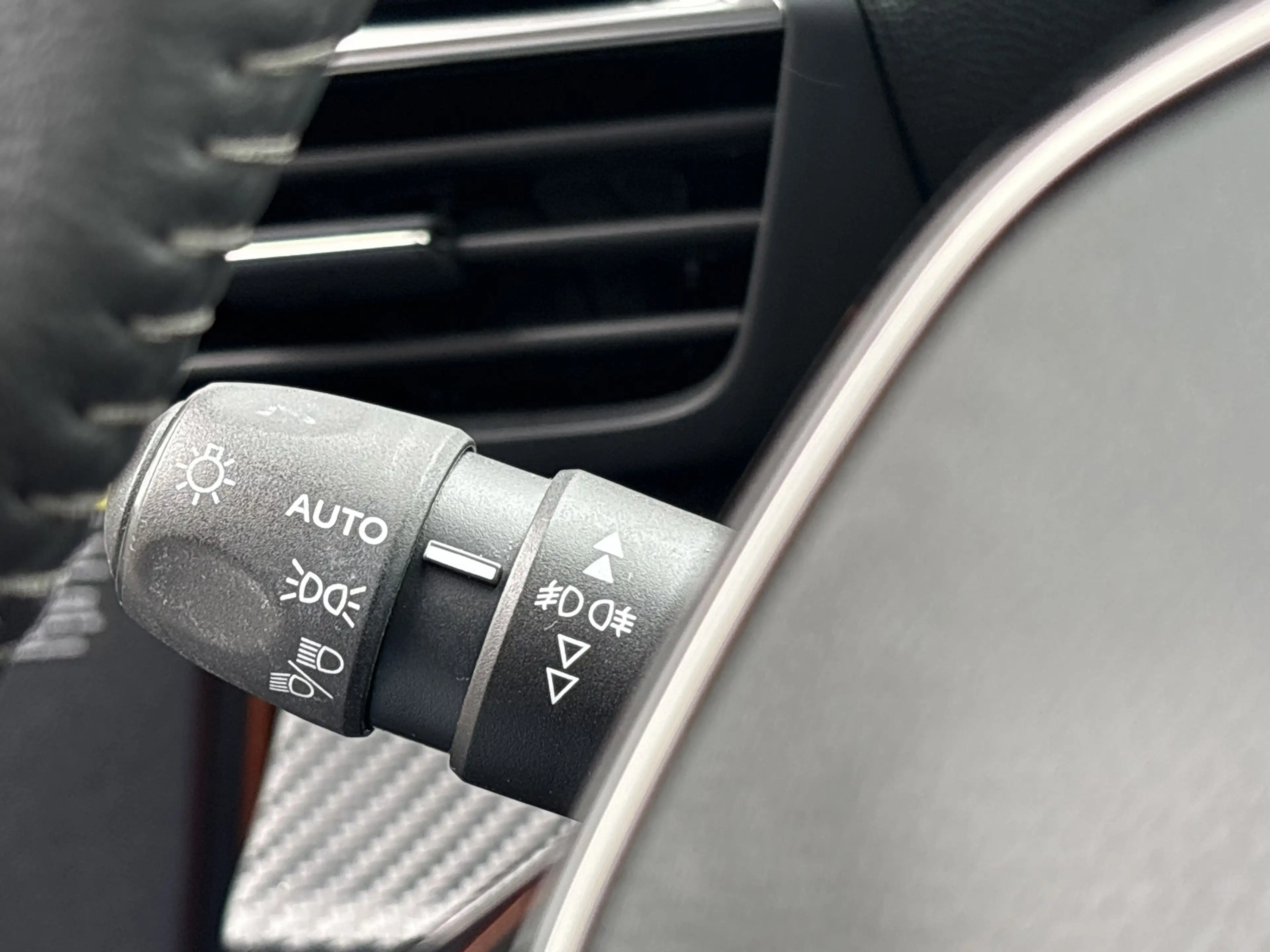 Peugeot e-2008 EV Active Pack 50 kWh -SOH 91.5%- 3 FASE-CLIMA-CAM — photo 22