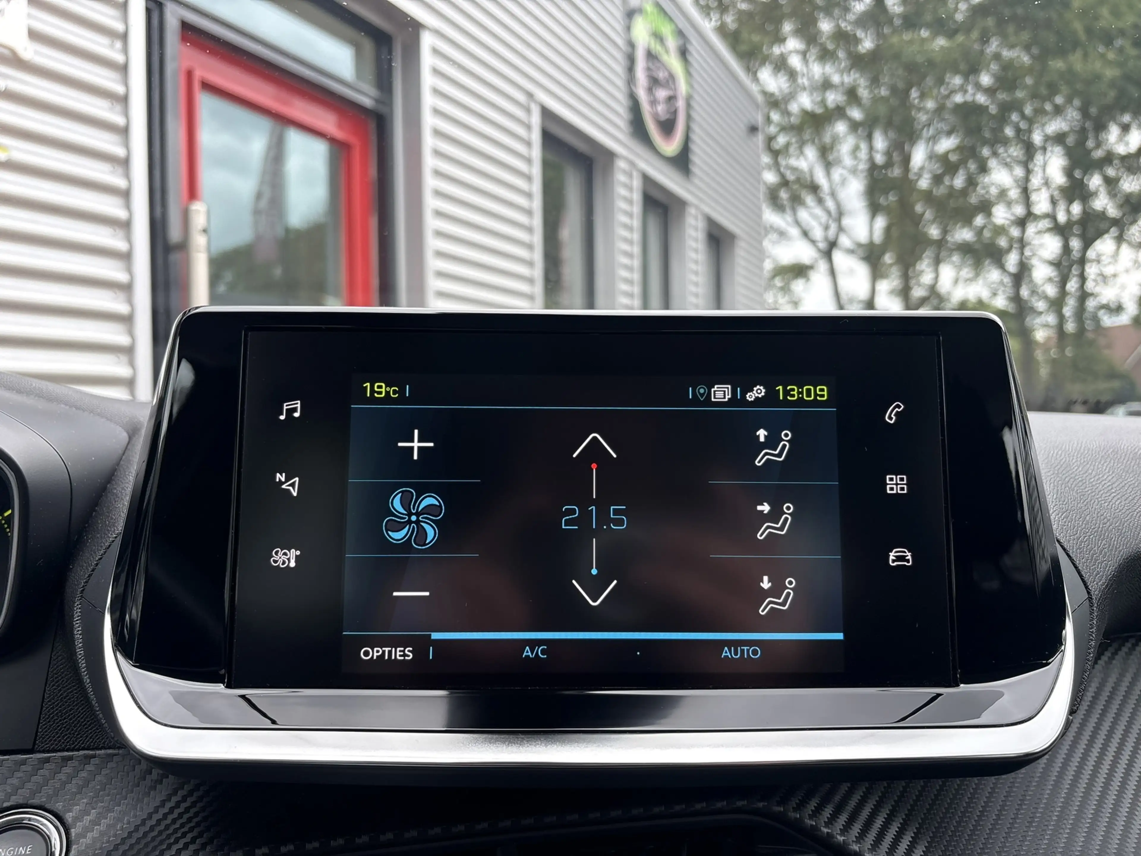 Peugeot e-2008 EV Active Pack 50 kWh -SOH 91.5%- 3 FASE-CLIMA-CAM — photo 26