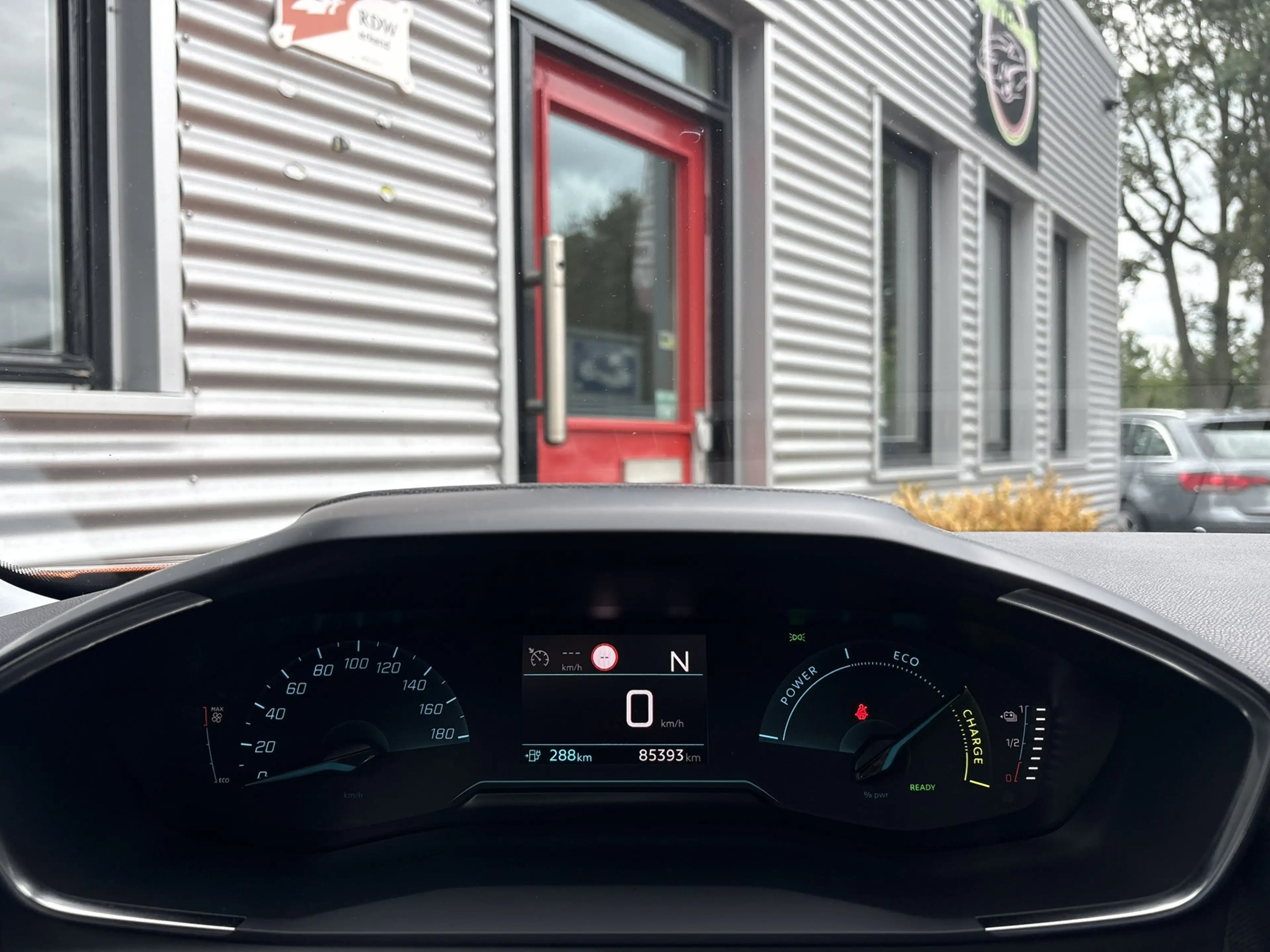 Peugeot e-2008 EV Active Pack 50 kWh -SOH 91.5%- 3 FASE-CLIMA-CAM — photo 30