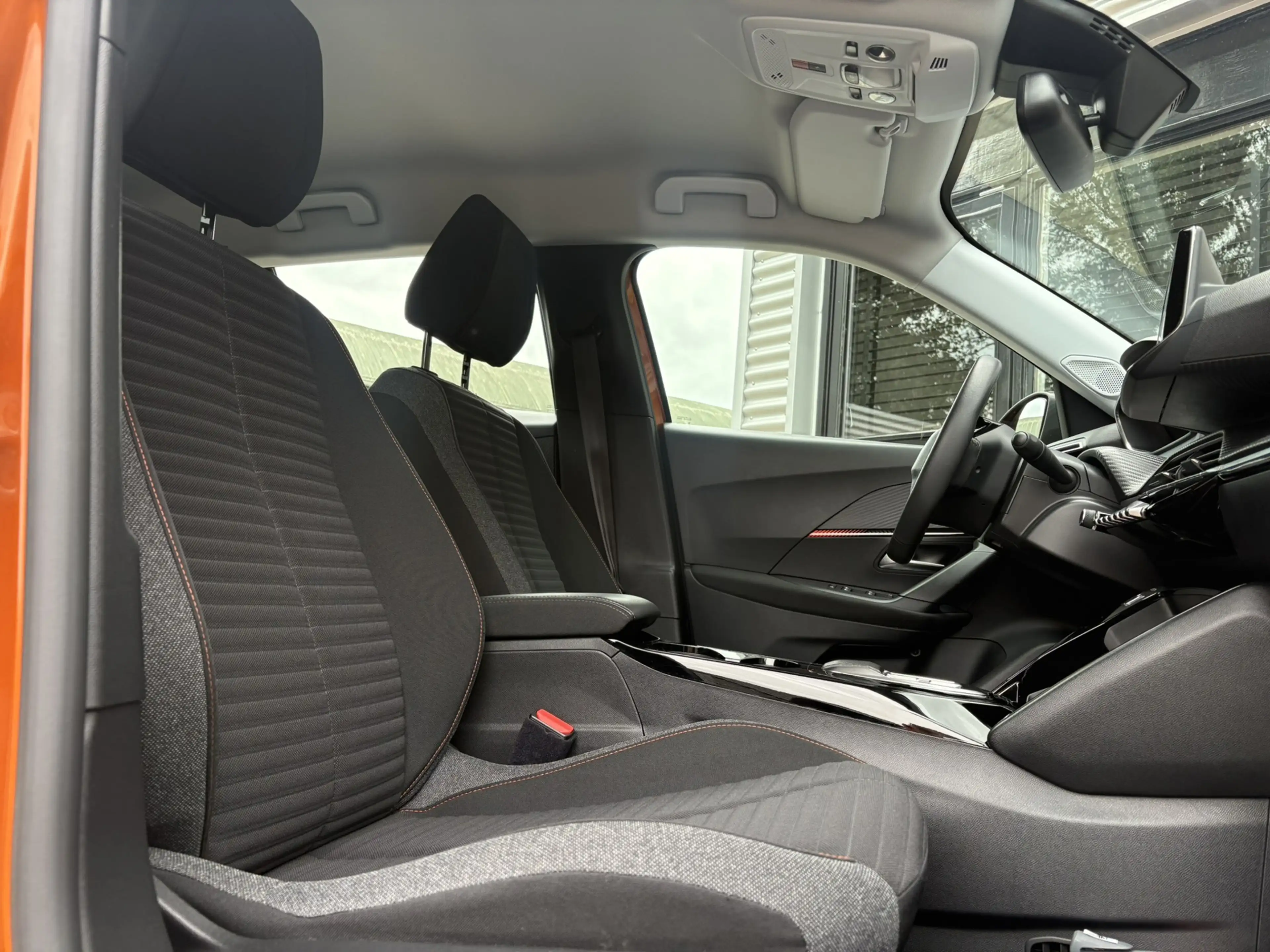 Peugeot e-2008 EV Active Pack 50 kWh -SOH 91.5%- 3 FASE-CLIMA-CAM — photo 9