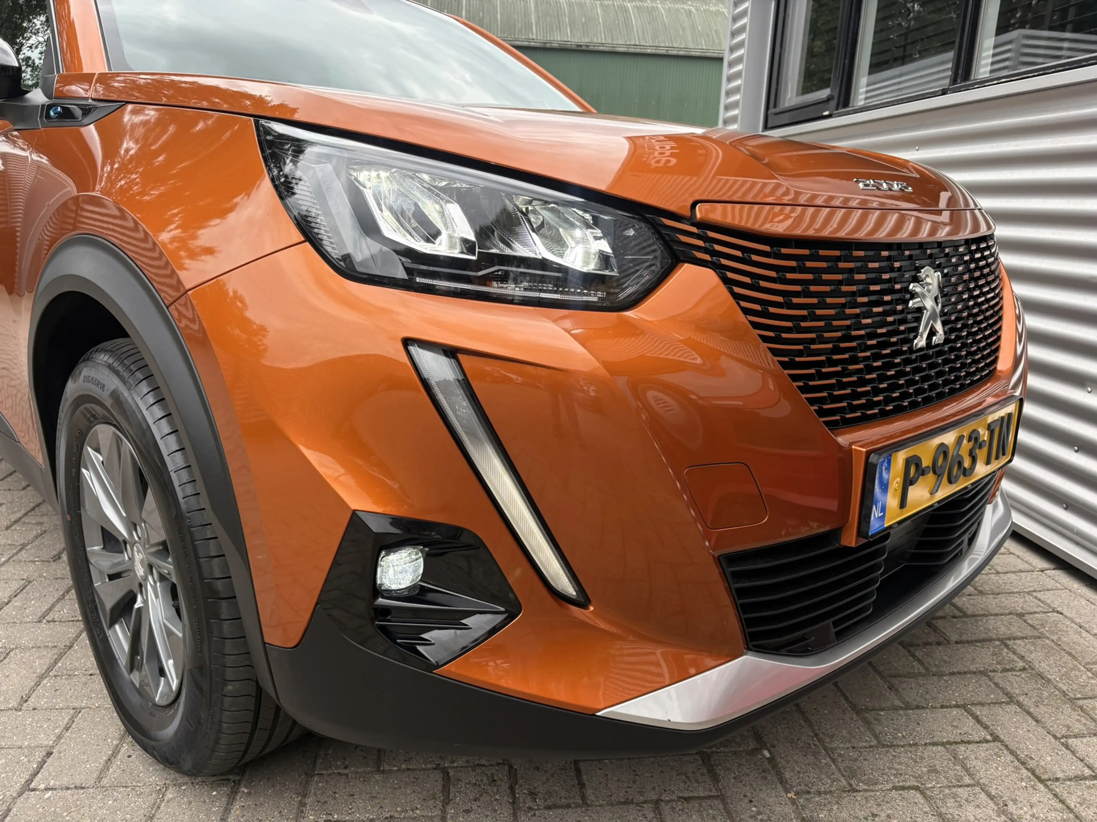 Peugeot e-2008 EV Active Pack 50 kWh -SOH 91.5%- 3 FASE-CLIMA-CAM — photo 7