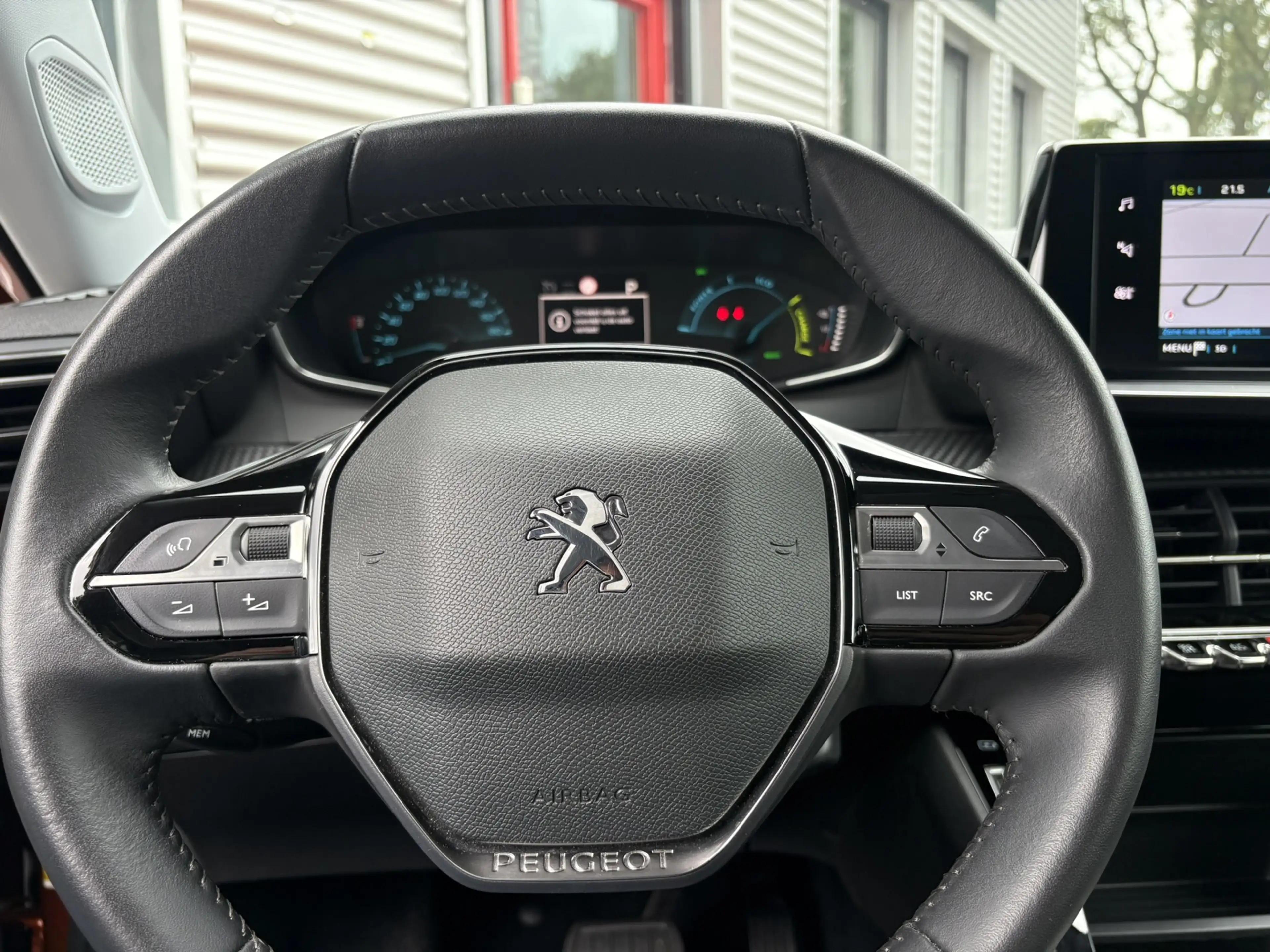 Peugeot e-2008 EV Active Pack 50 kWh -SOH 91.5%- 3 FASE-CLIMA-CAM — photo 20