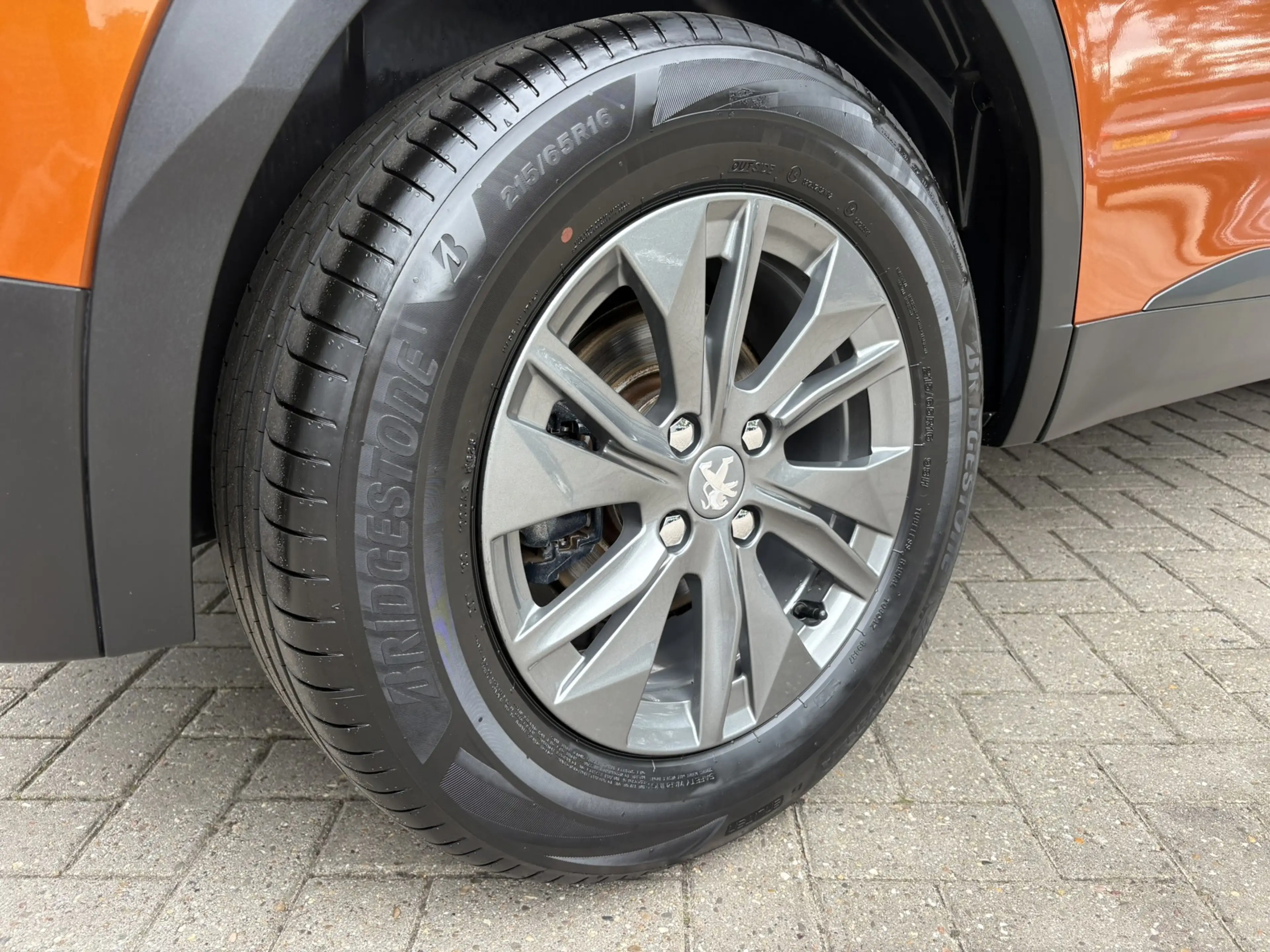 Peugeot e-2008 EV Active Pack 50 kWh -SOH 91.5%- 3 FASE-CLIMA-CAM — photo 6