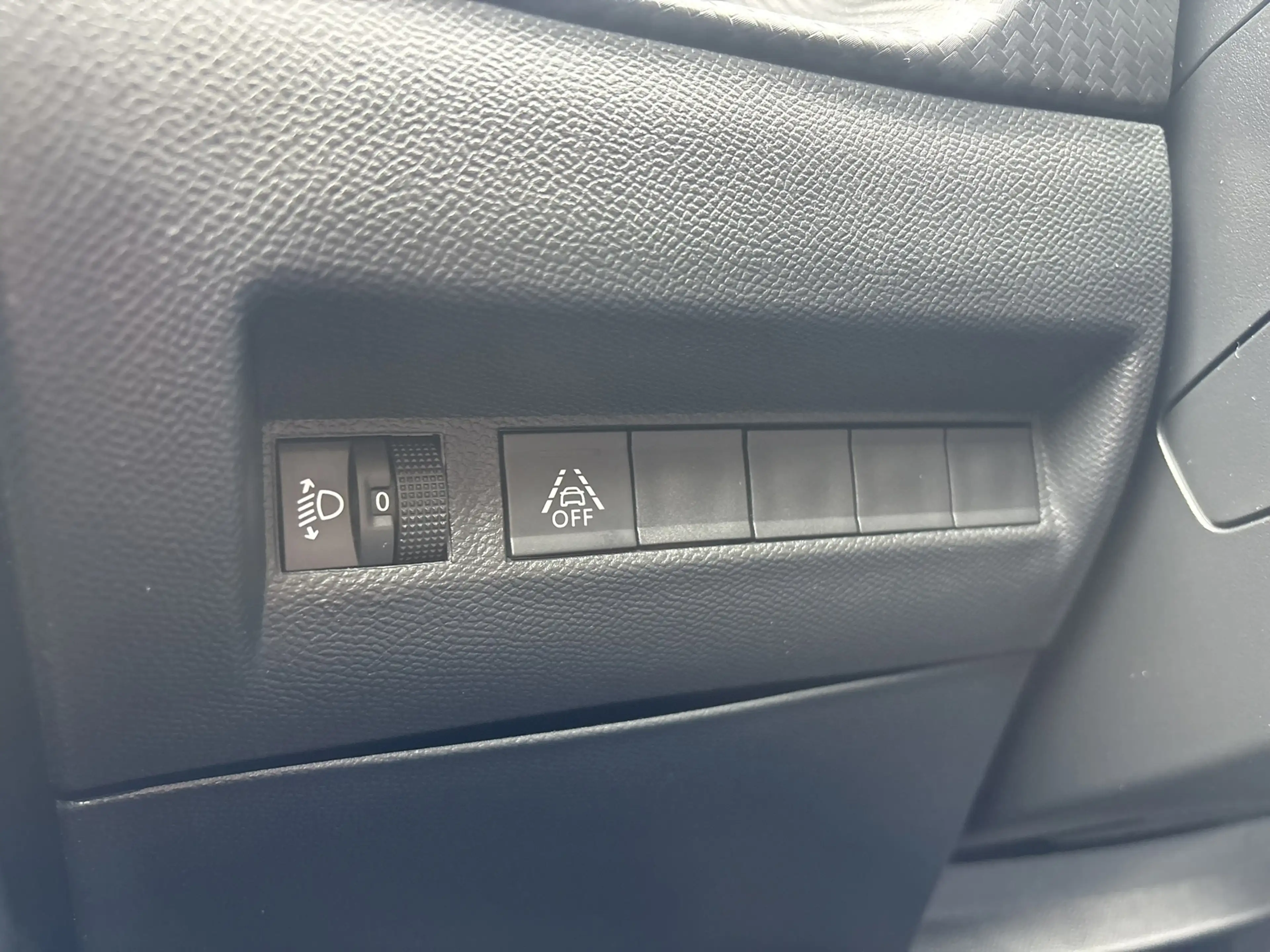 Peugeot e-2008 EV Active Pack 50 kWh -SOH 91.5%- 3 FASE-CLIMA-CAM — photo 31