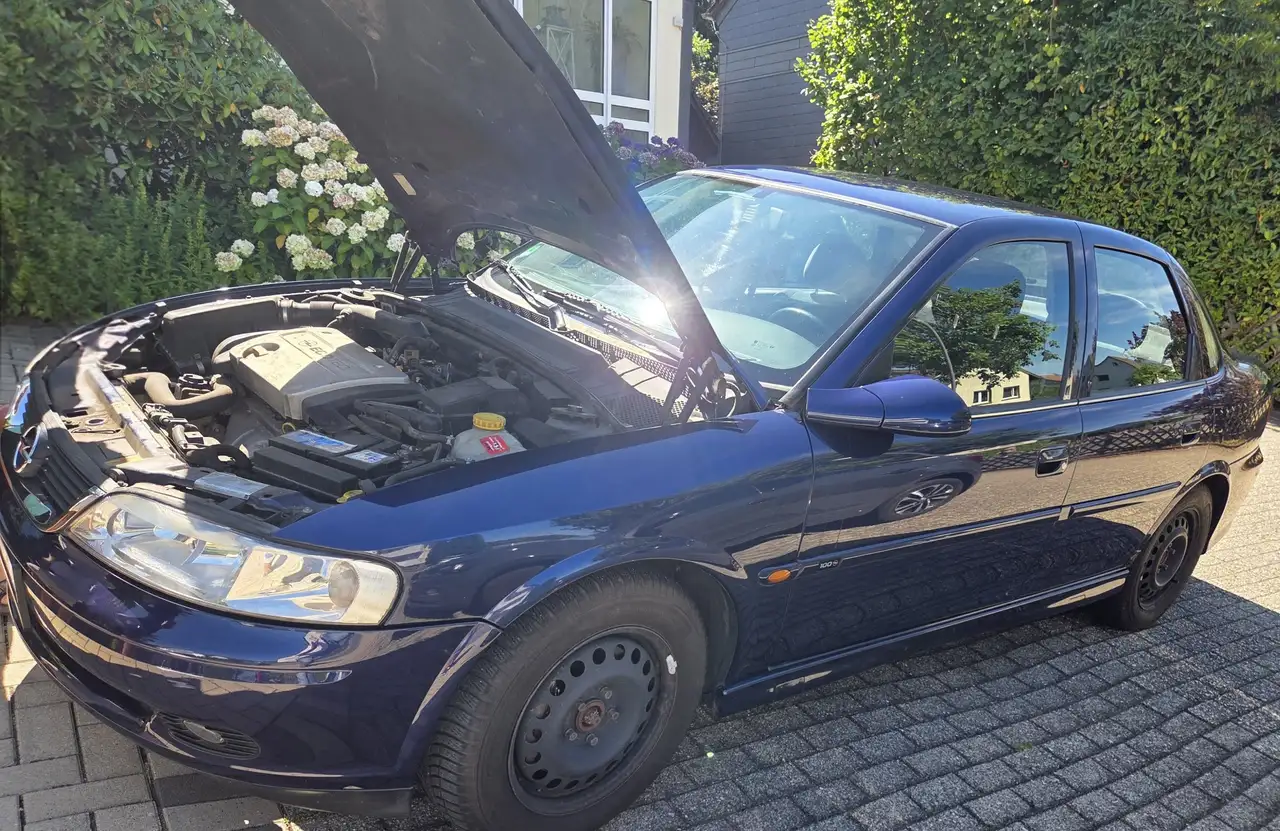 Opel Vectra 1.6, foto 3