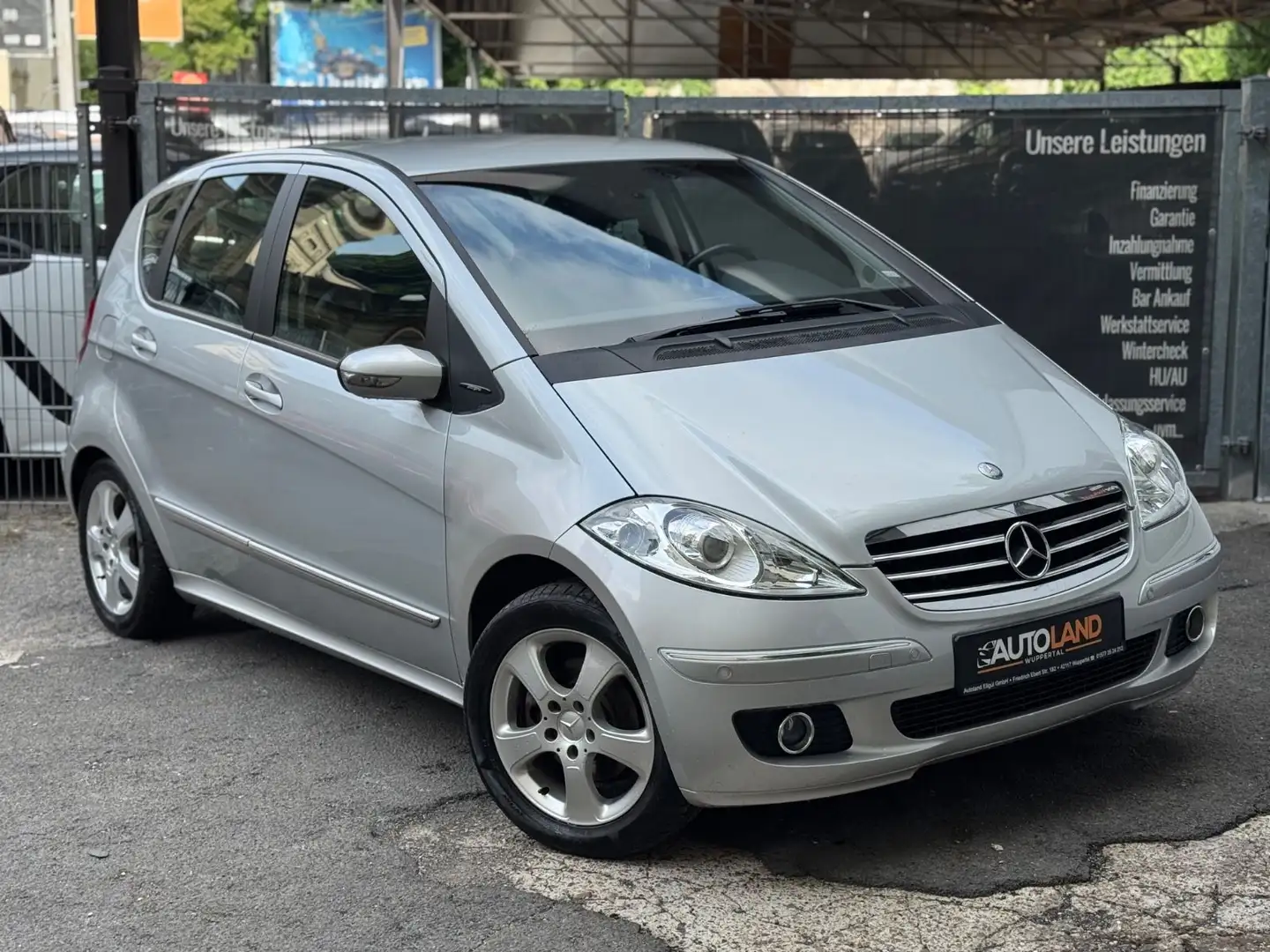 Mercedes-Benz A 170 *AUTOMATIK*144TKM*KLIMA*SZHZ*NAVI*PDC* Silber - 1