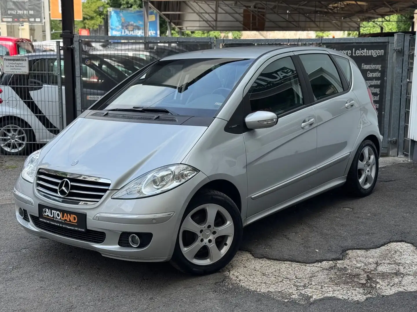 Mercedes-Benz A 170 *AUTOMATIK*144TKM*KLIMA*SZHZ*NAVI*PDC* Silber - 2