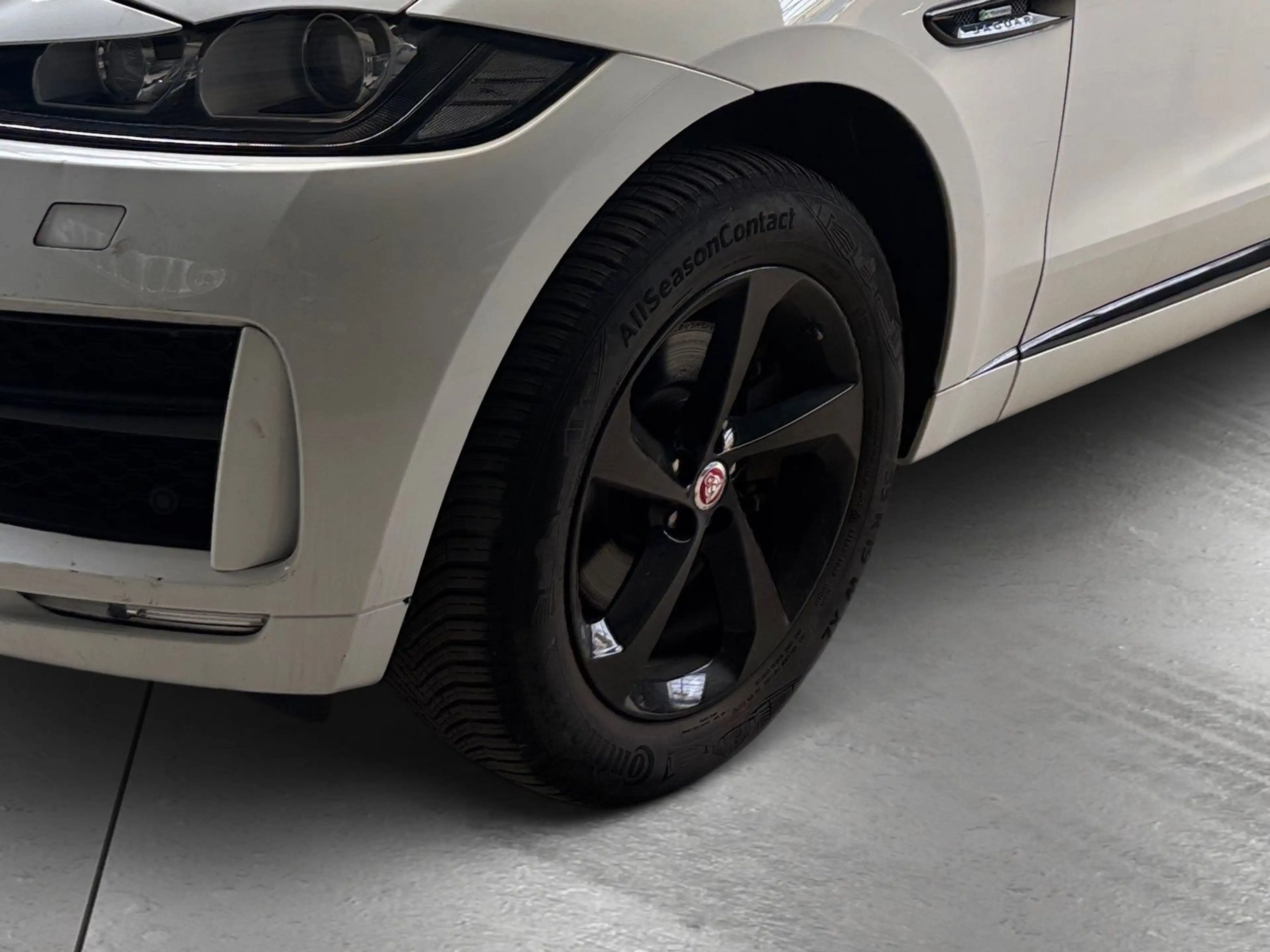 Jaguar F-Pace F-PACE R-Sport AWD — photo 10