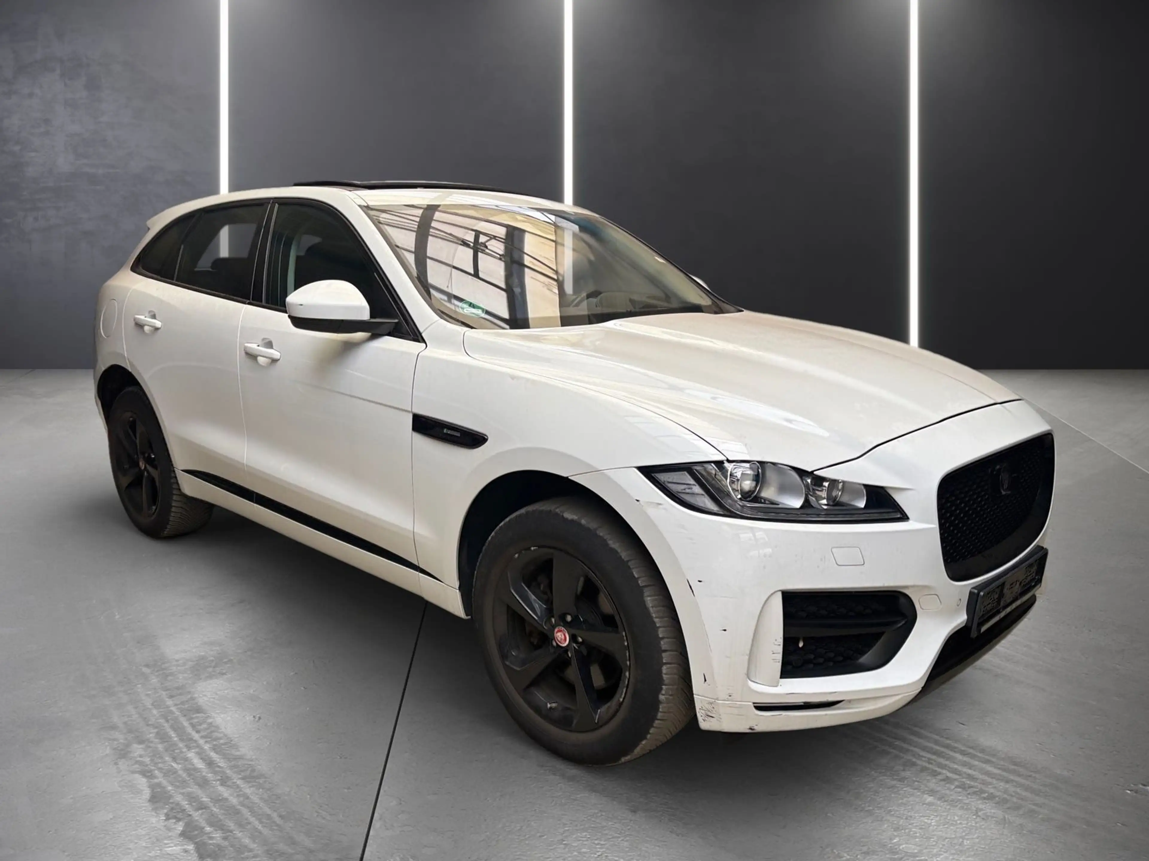 Jaguar F-Pace F-PACE R-Sport AWD — photo 3