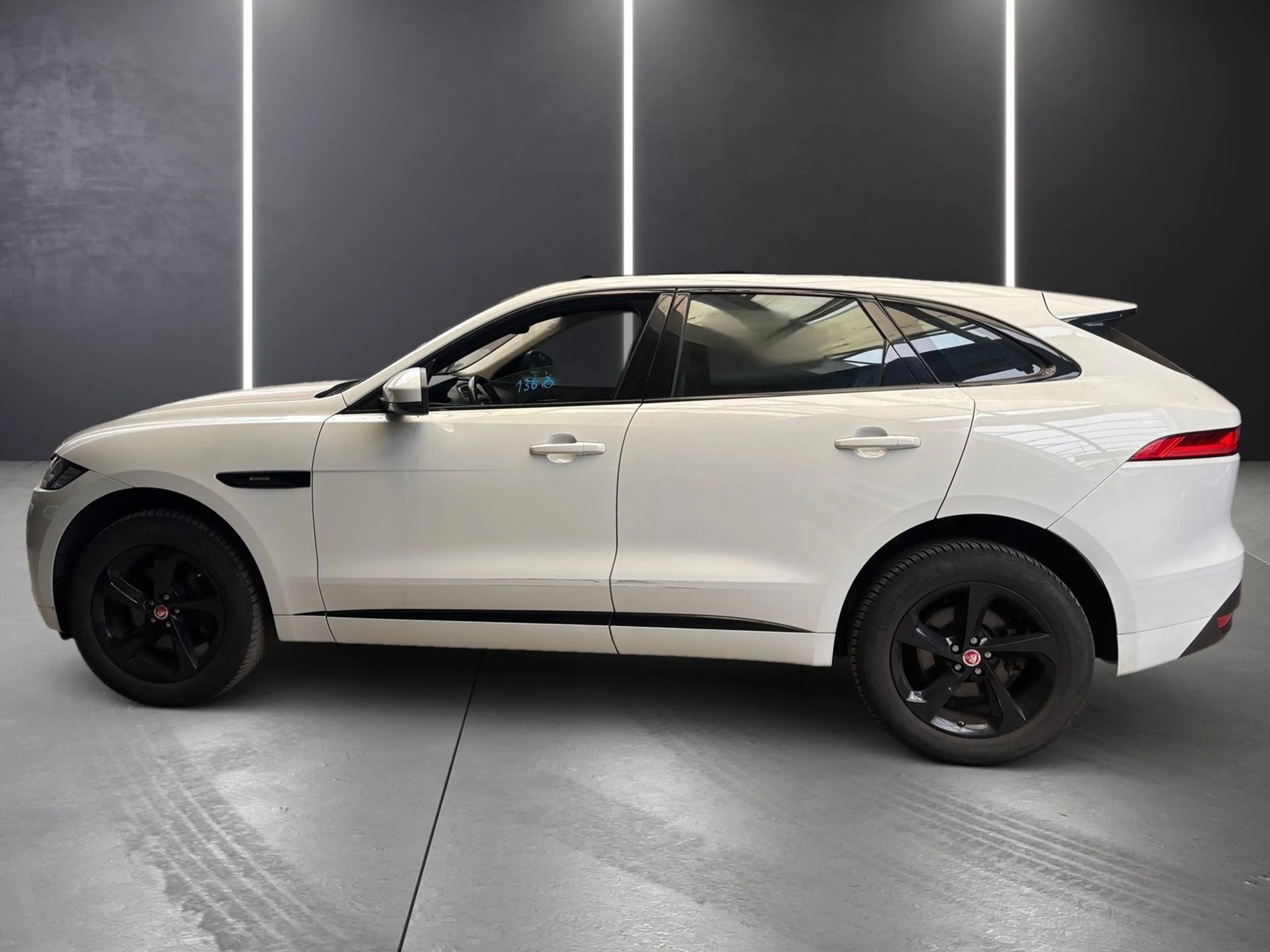 Jaguar F-Pace F-PACE R-Sport AWD — photo 8