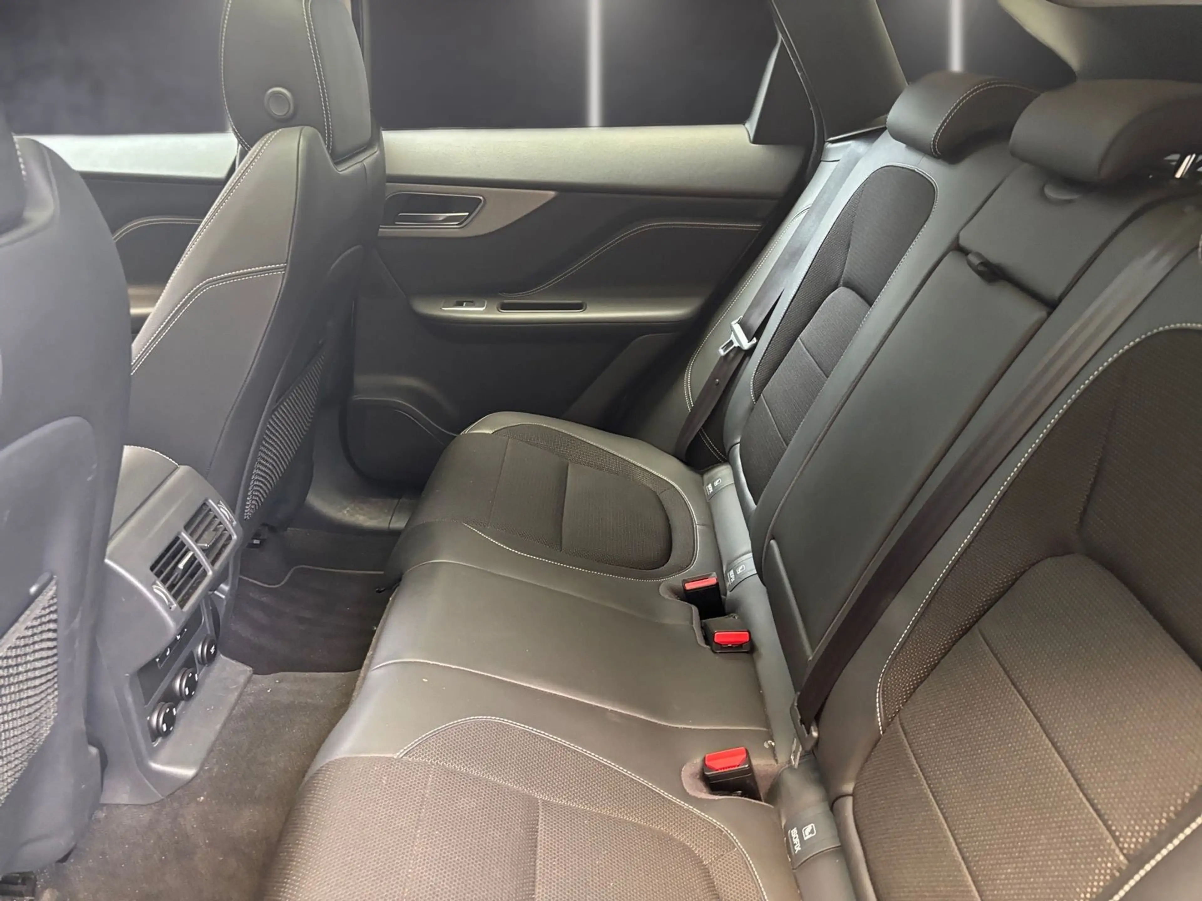 Jaguar F-Pace F-PACE R-Sport AWD — photo 15