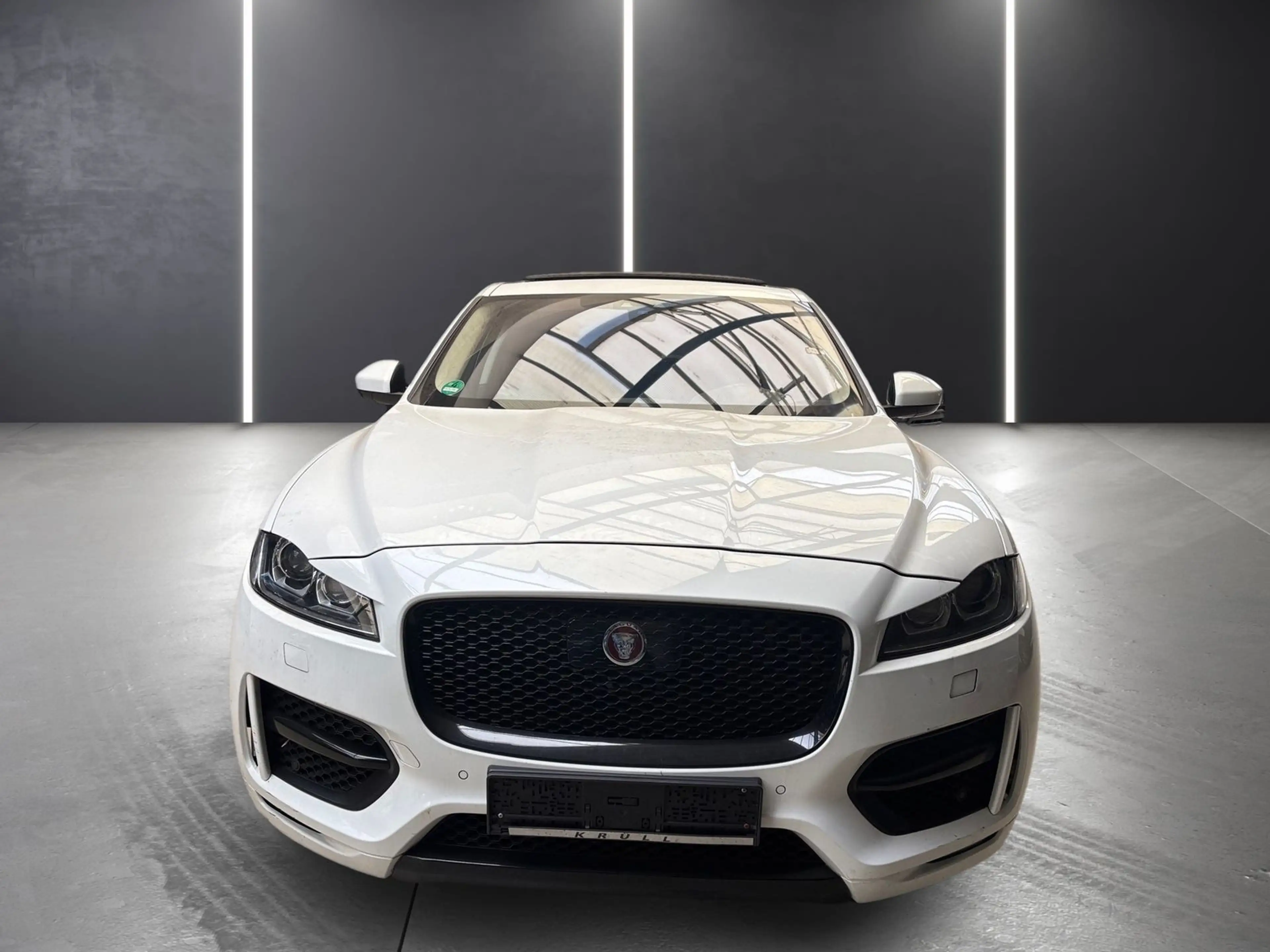 Jaguar F-Pace F-PACE R-Sport AWD — photo 2