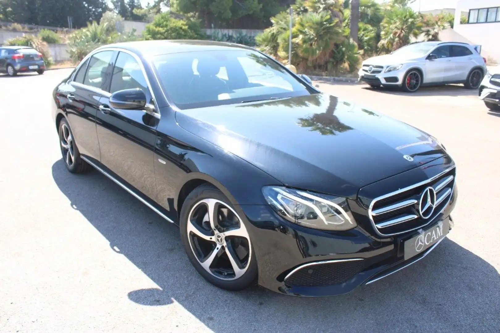 Mercedes-Benz E 220 d 4Matic Auto Business Sport Noir - 1