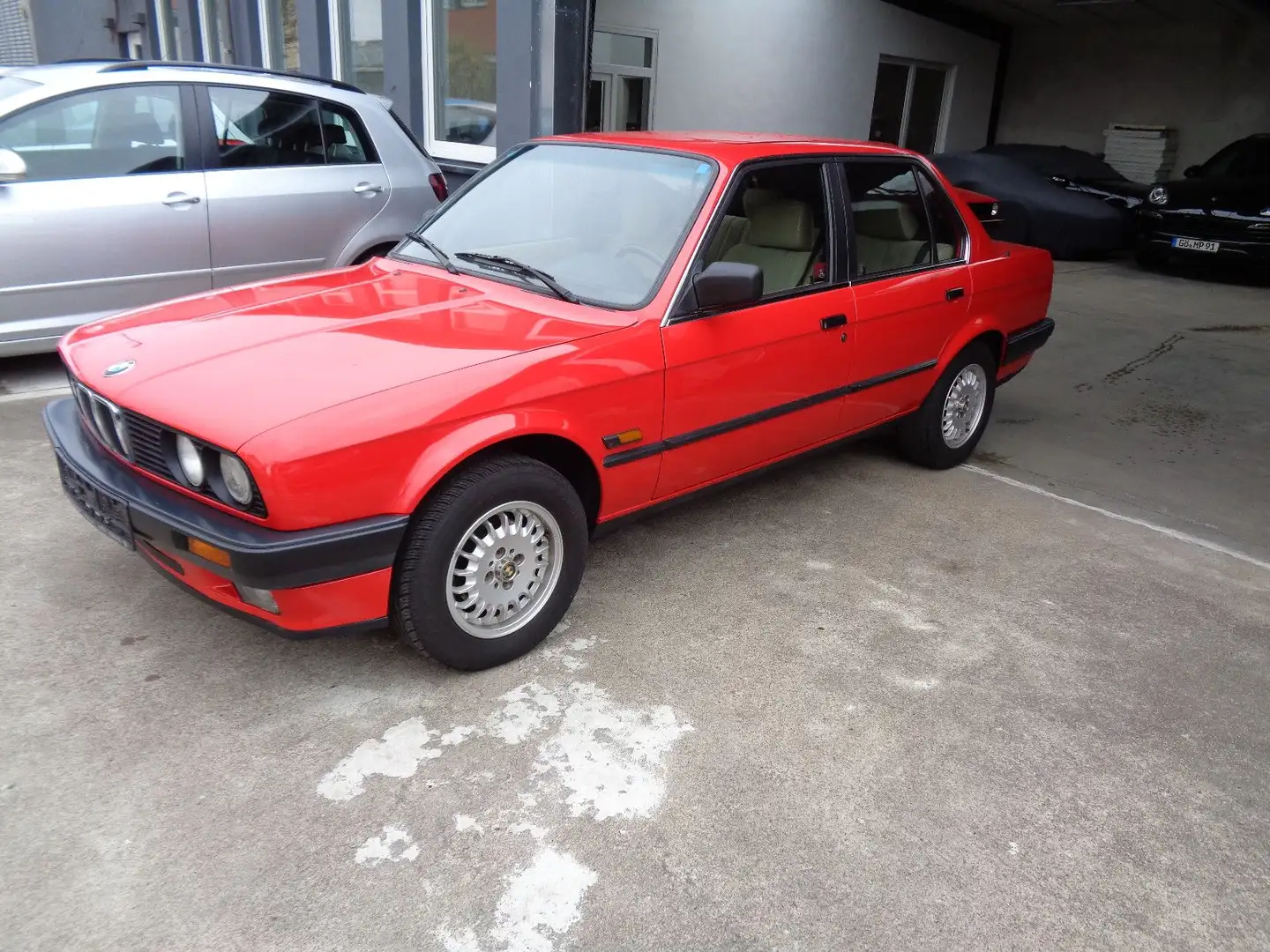BMW 320 i H Kennzeichen HU Neu Automatic Rot - 1