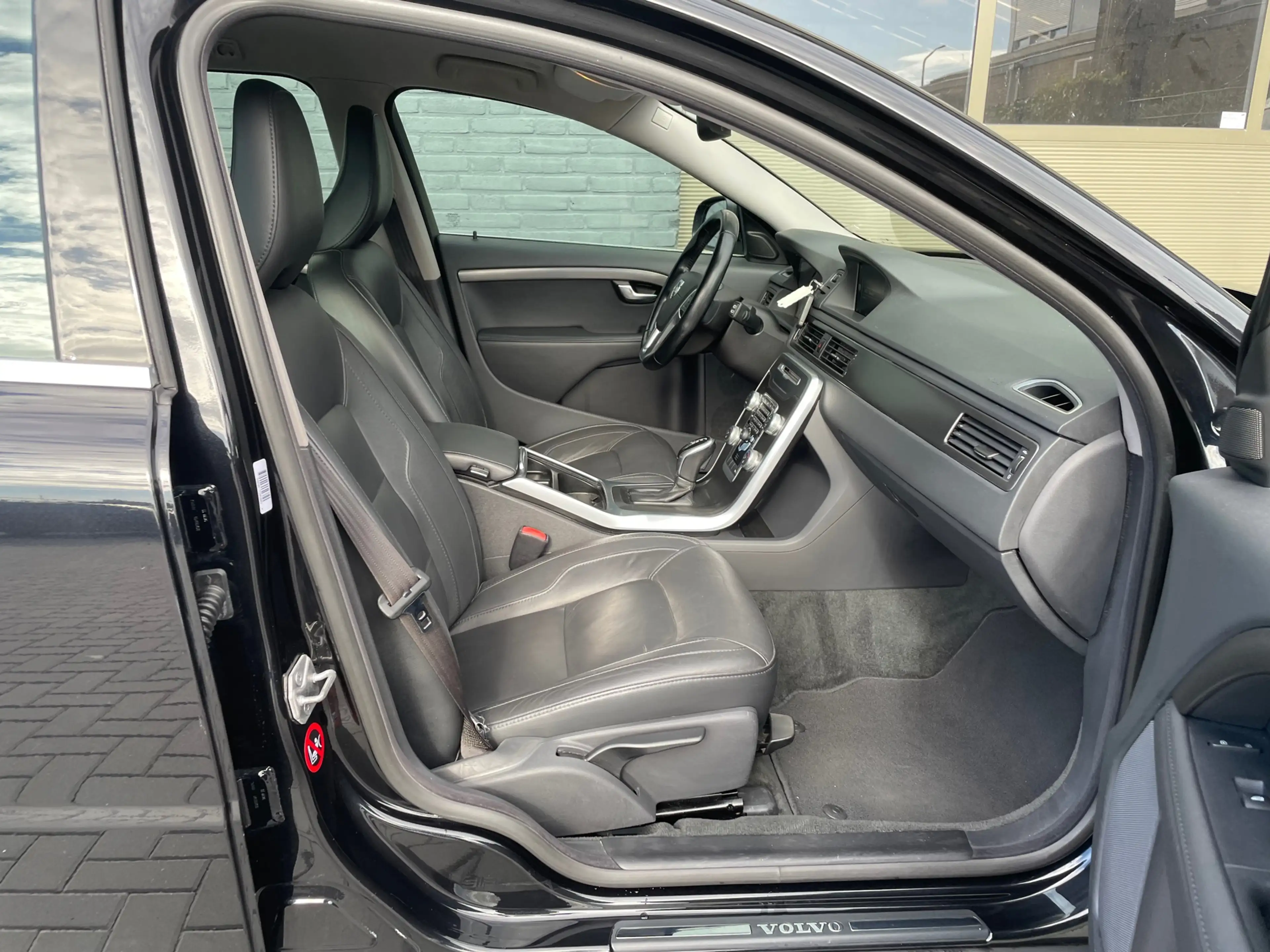 Volvo V70 1.6 T4 Nordic+ automaat trekhaak stoelverwarming — photo 12