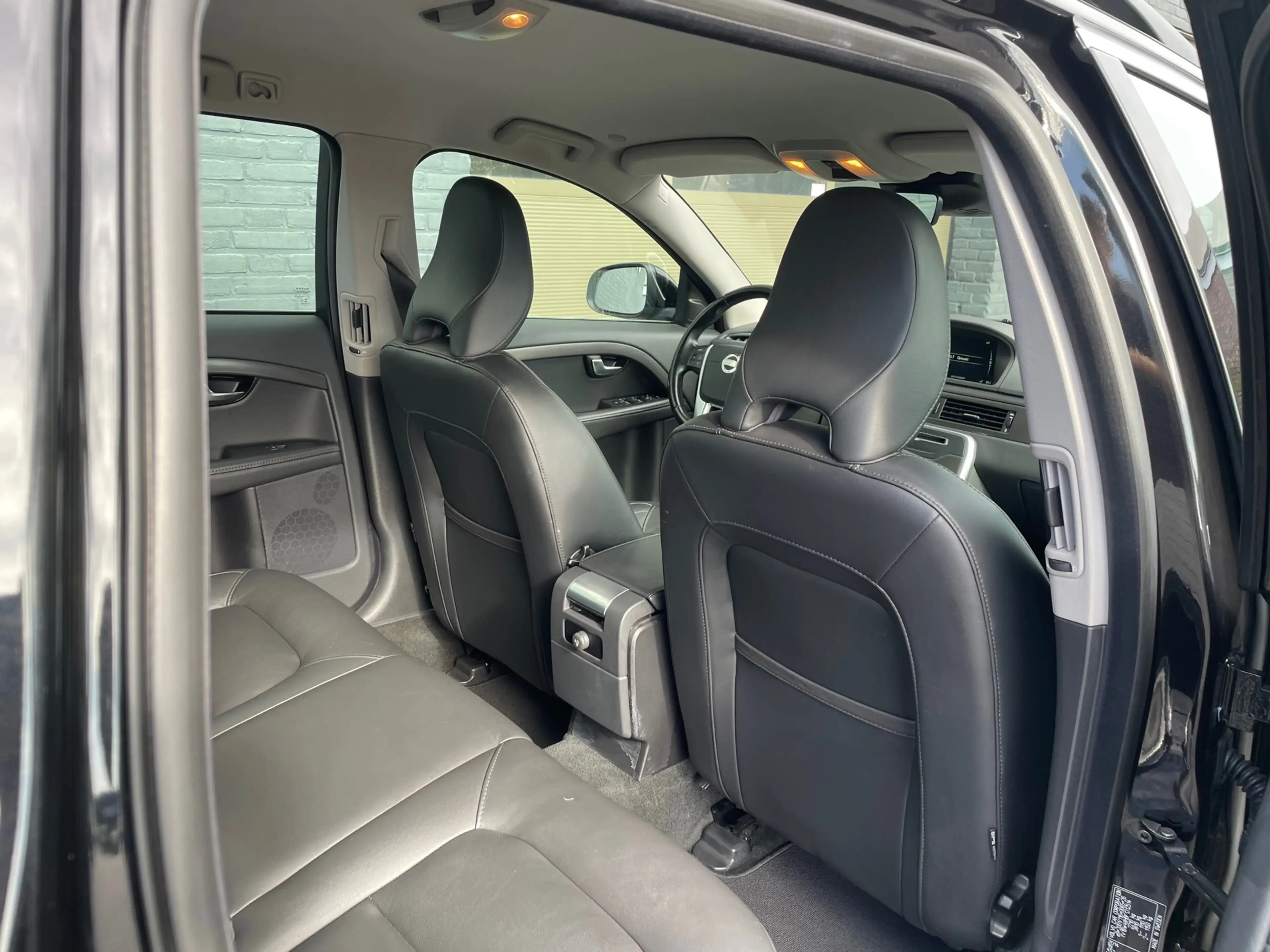 Volvo V70 1.6 T4 Nordic+ automaat trekhaak stoelverwarming — photo 20