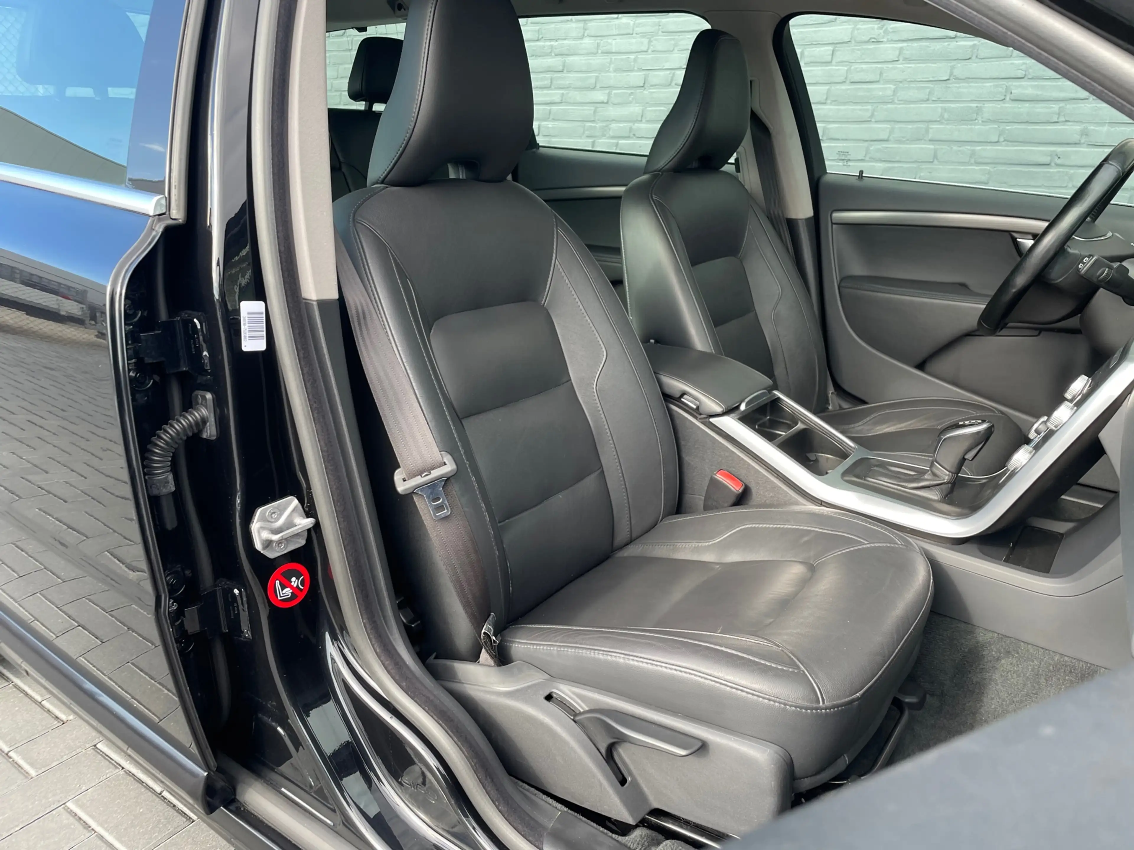 Volvo V70 1.6 T4 Nordic+ automaat trekhaak stoelverwarming — photo 14