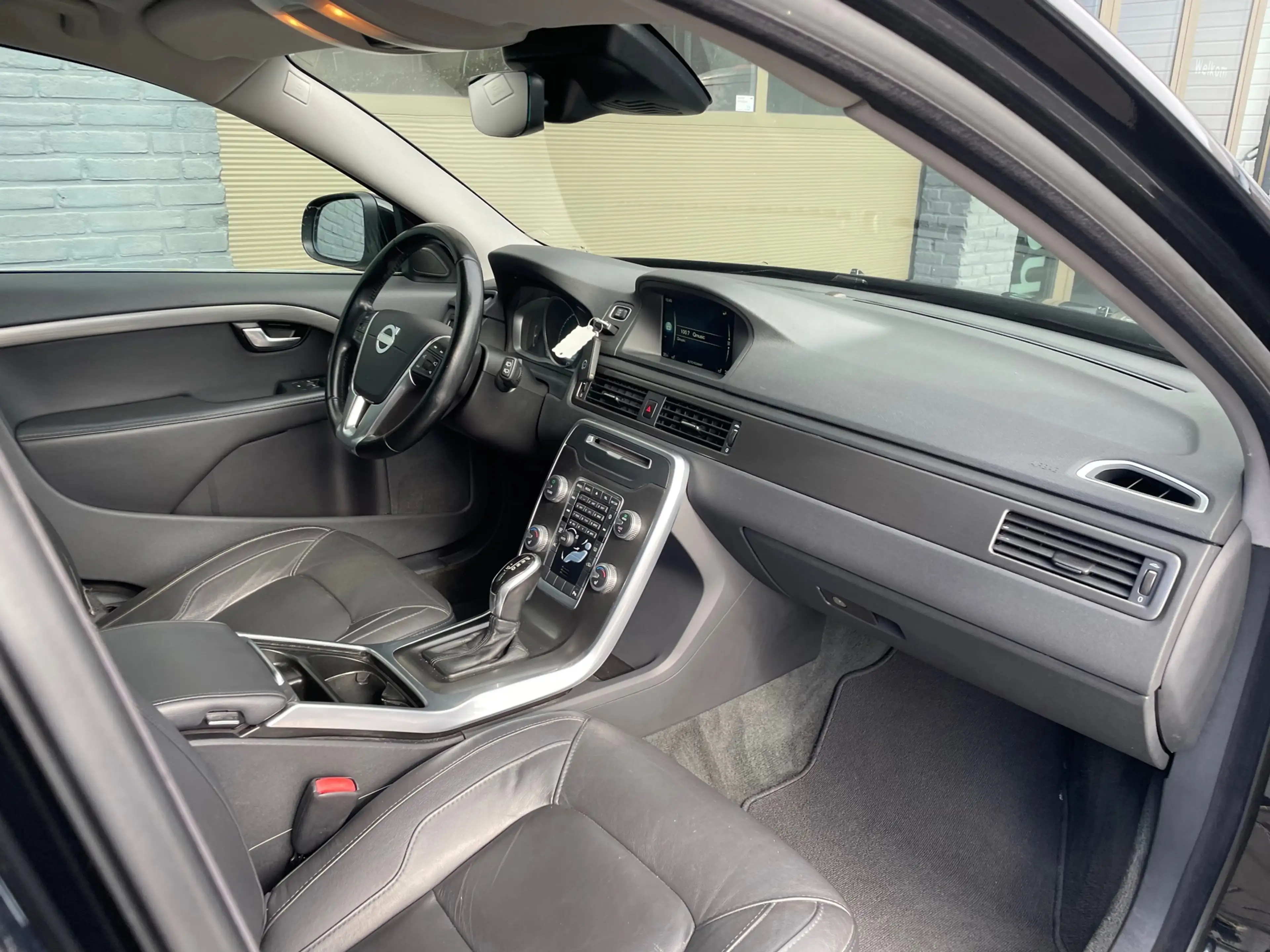 Volvo V70 1.6 T4 Nordic+ automaat trekhaak stoelverwarming — photo 13