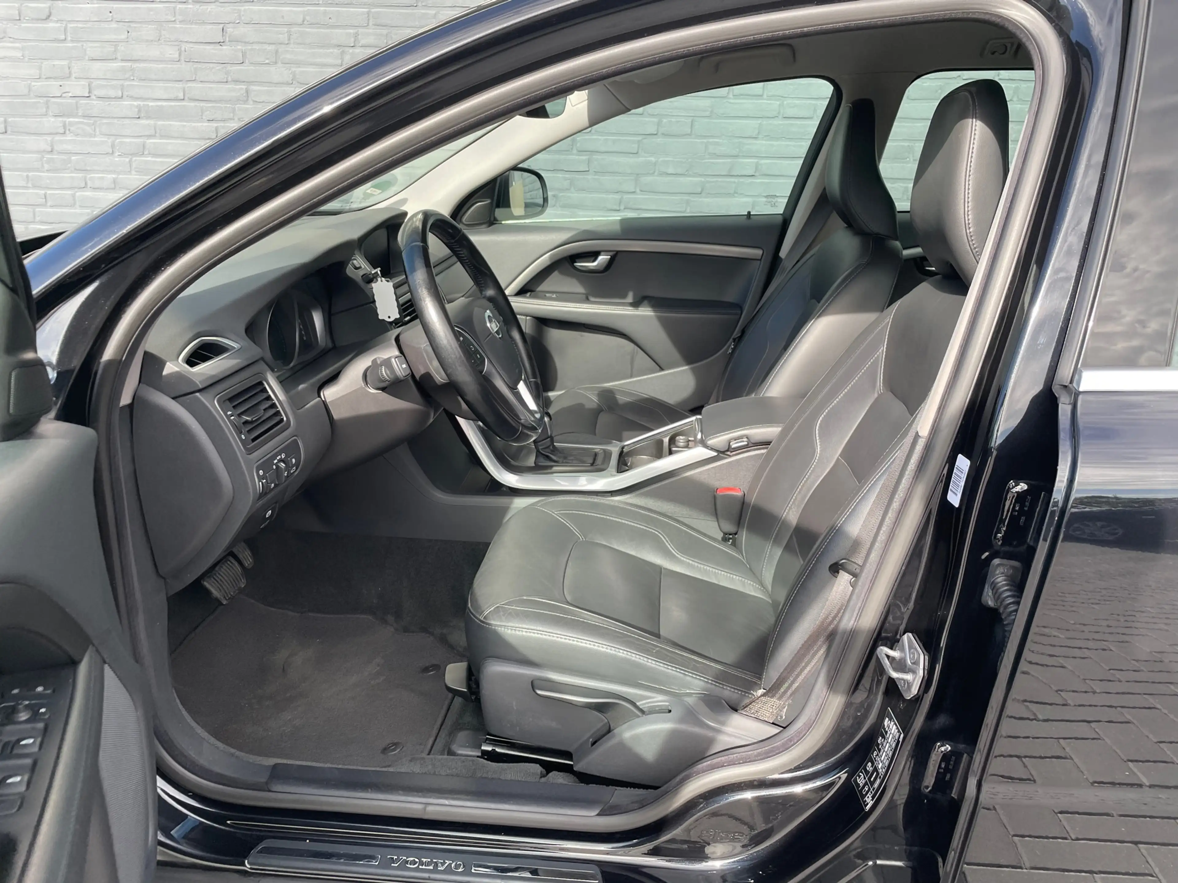Volvo V70 1.6 T4 Nordic+ automaat trekhaak stoelverwarming — photo 9