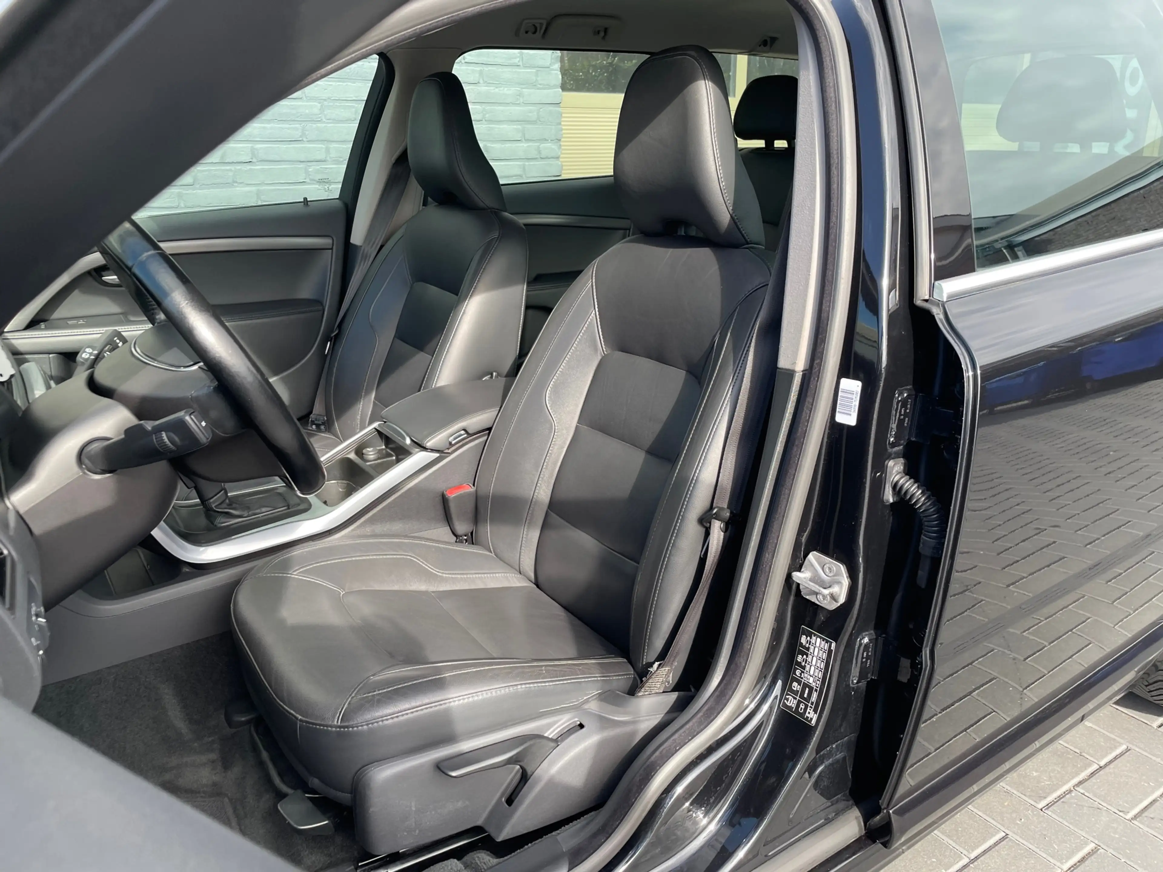 Volvo V70 1.6 T4 Nordic+ automaat trekhaak stoelverwarming — photo 11