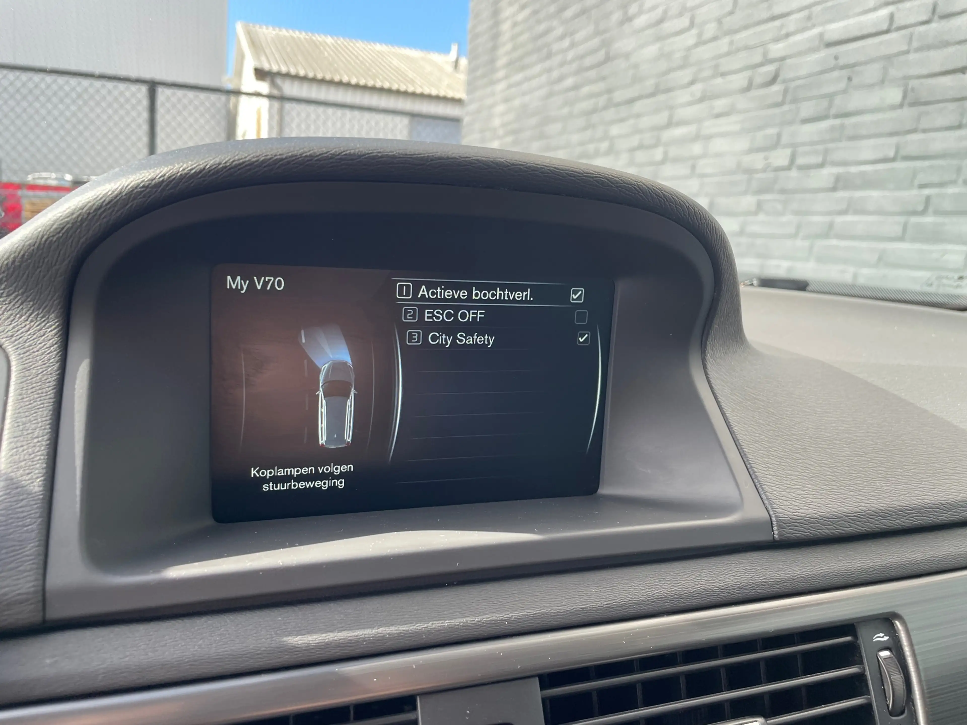 Volvo V70 1.6 T4 Nordic+ automaat trekhaak stoelverwarming — photo 30
