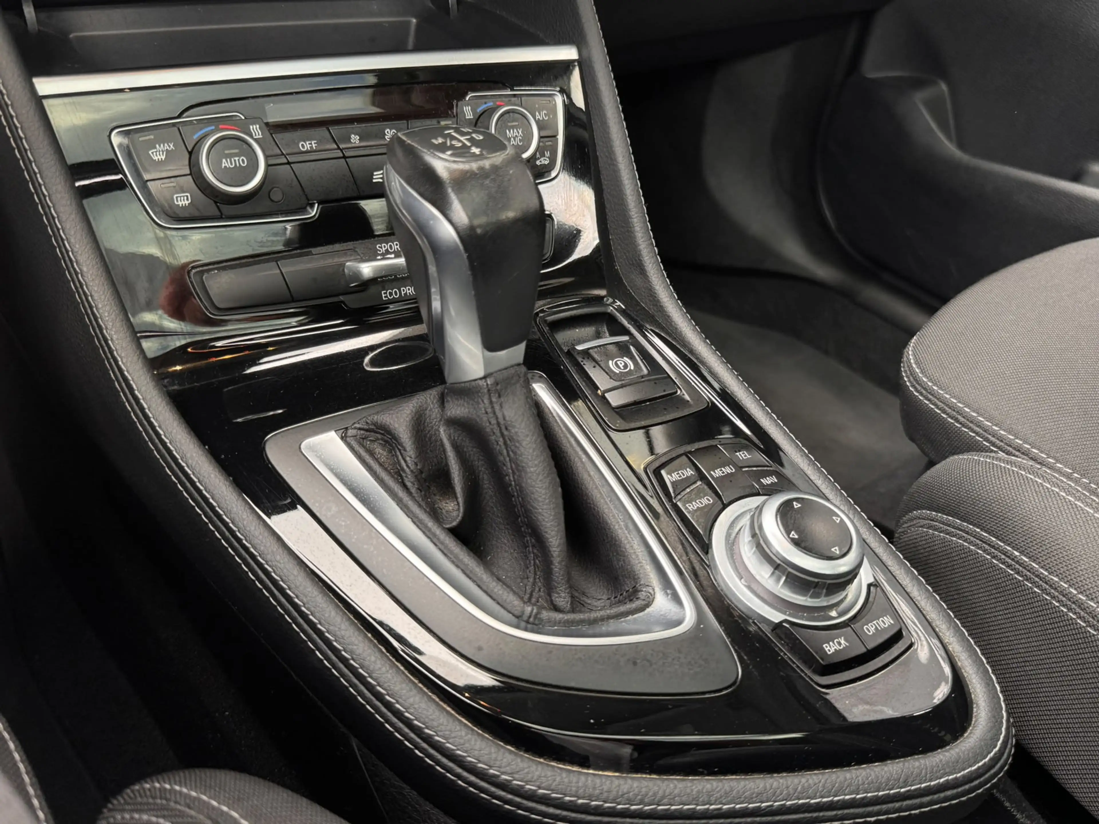 BMW 220 2-serie Active Tourer 220i Executive | Pano | Navi — photo 6