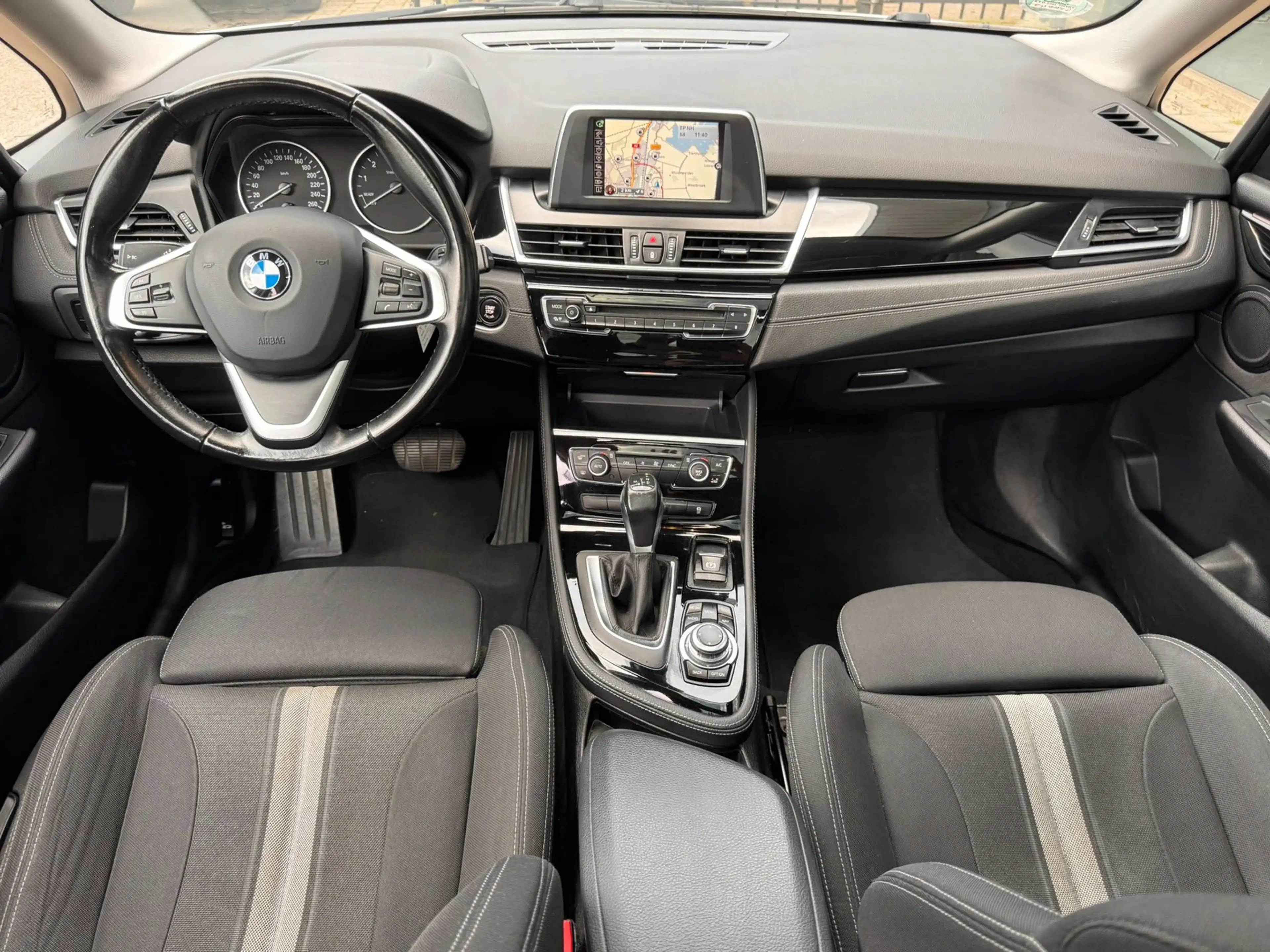 BMW 220 2-serie Active Tourer 220i Executive | Pano | Navi — photo 12