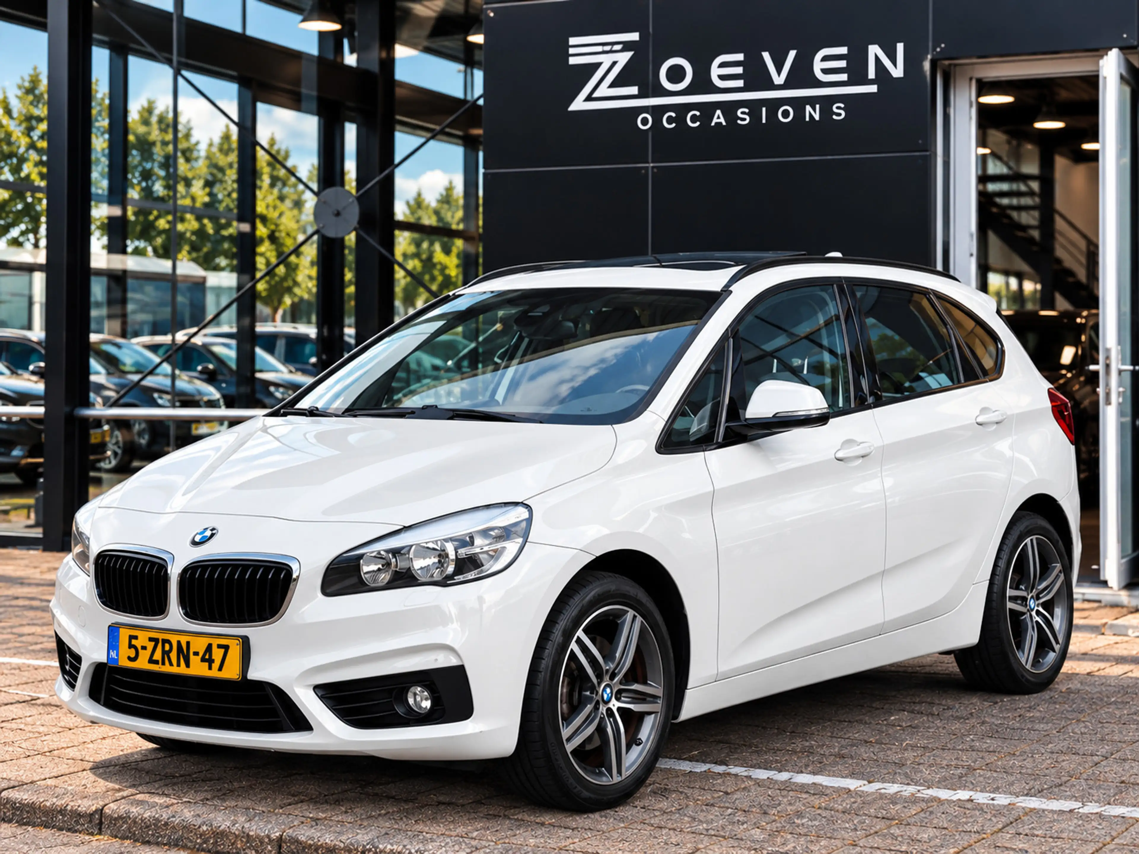 BMW 220 2-serie Active Tourer 220i Executive | Pano | Navi
