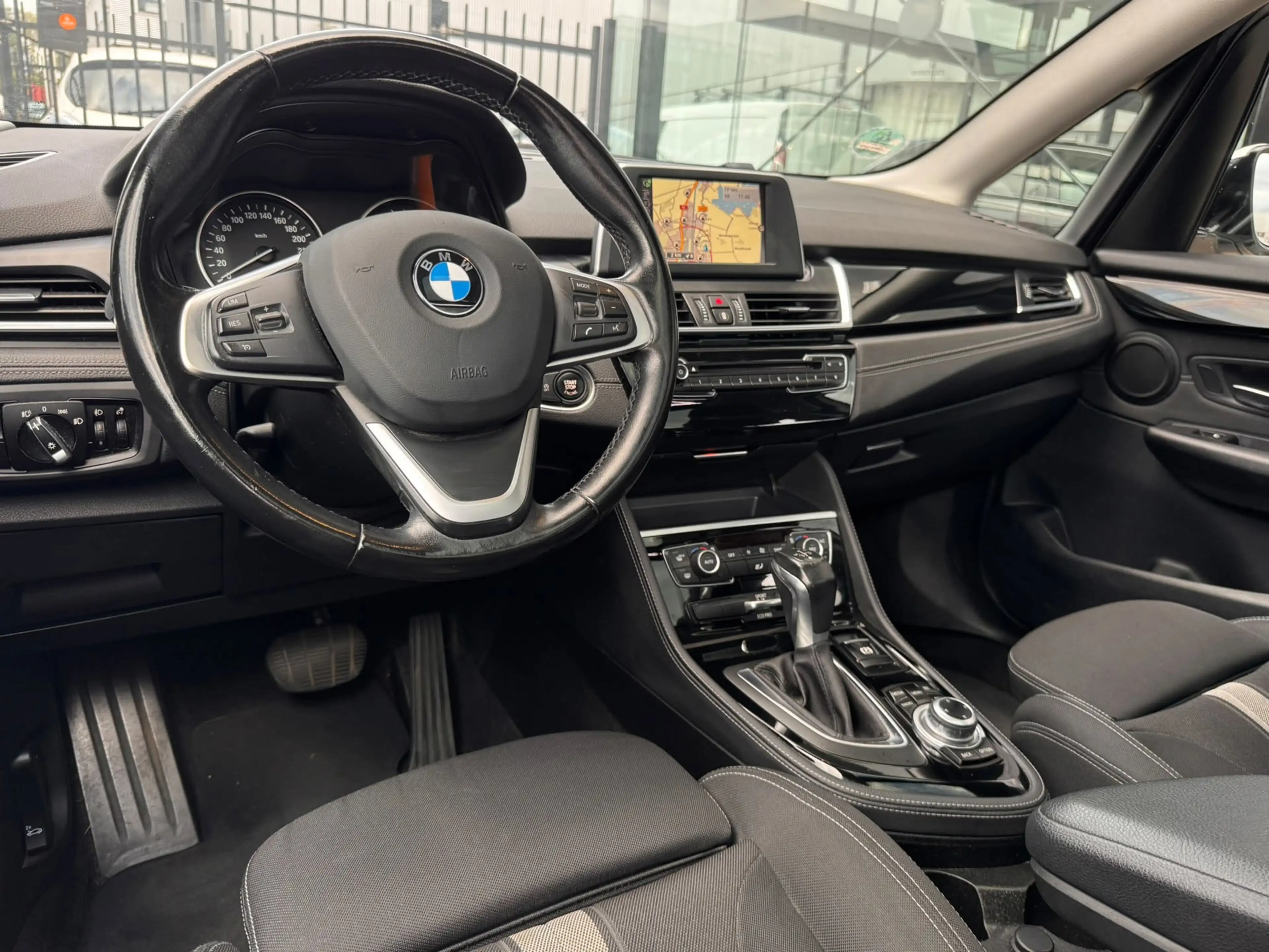 BMW 220 2-serie Active Tourer 220i Executive | Pano | Navi — photo 10
