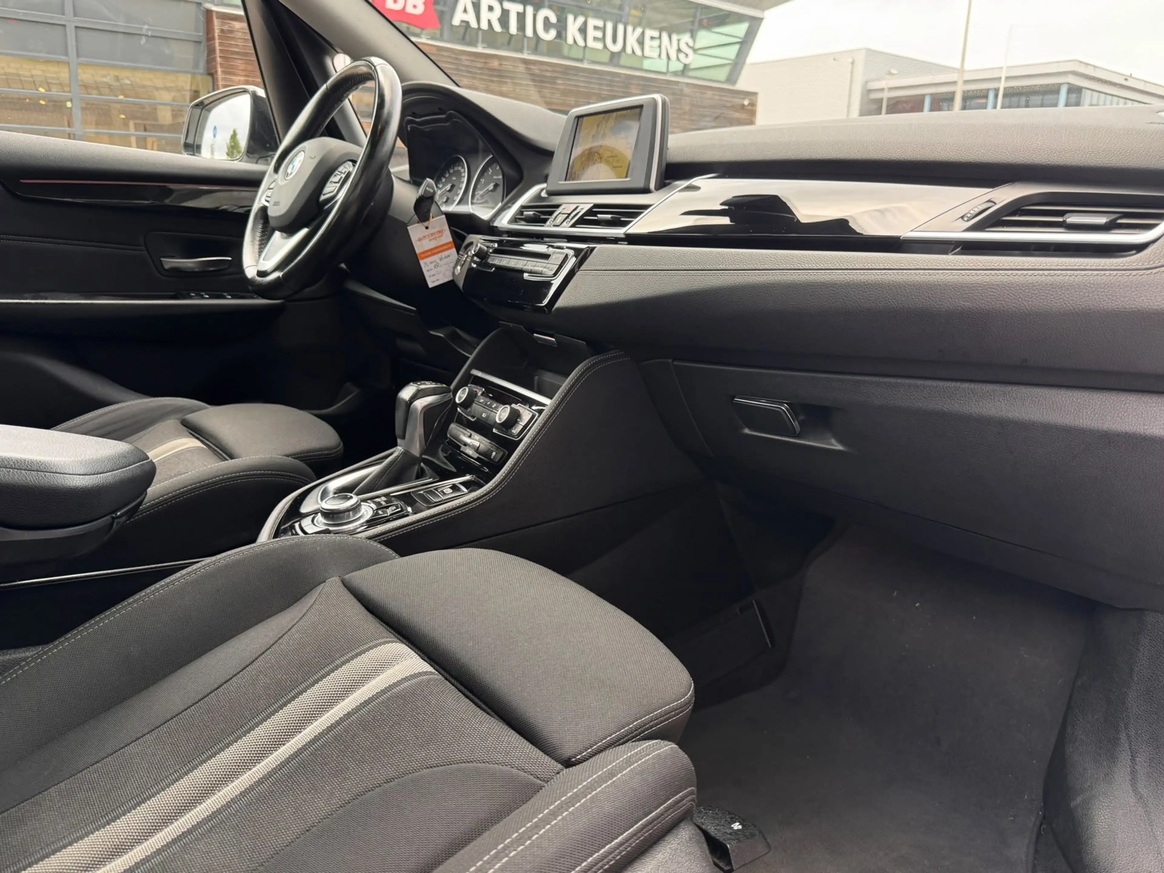 BMW 220 2-serie Active Tourer 220i Executive | Pano | Navi — photo 13