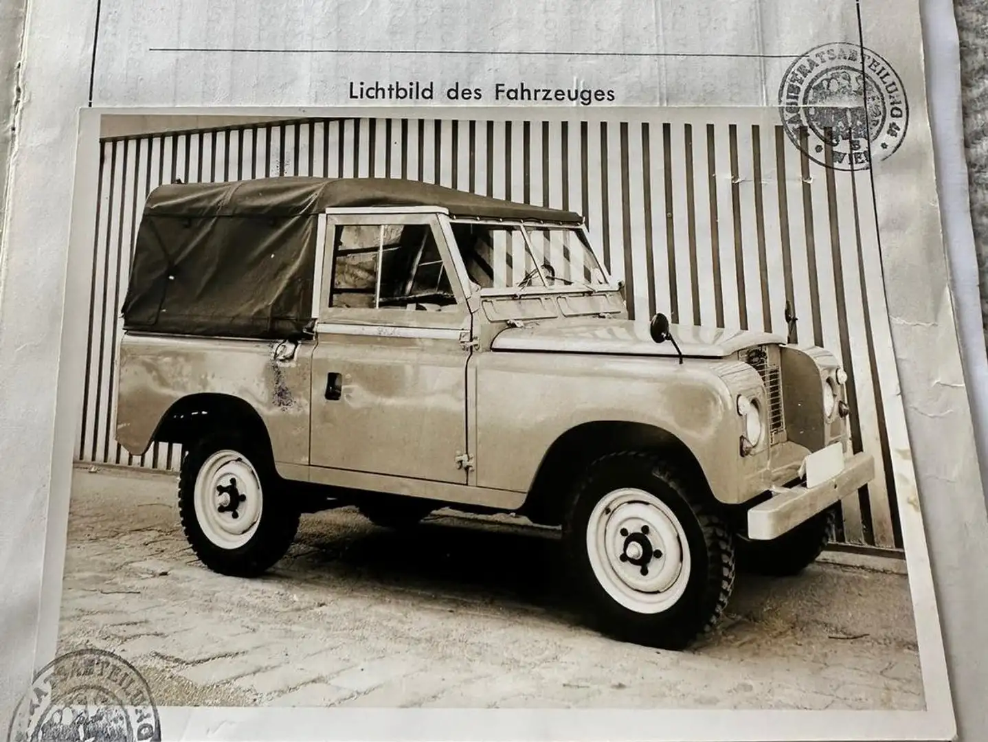 Land Rover Defender bež - 2