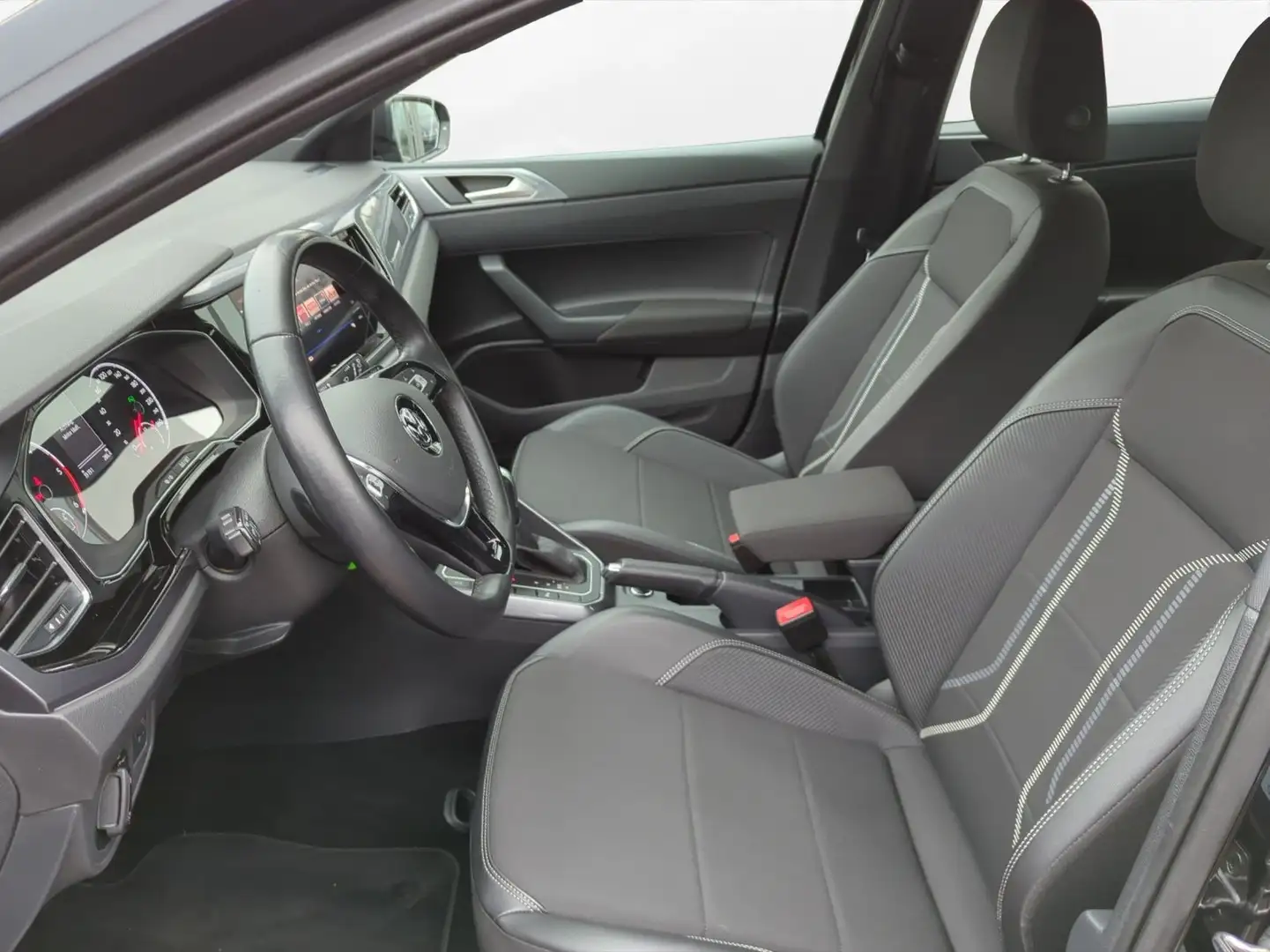 Volkswagen Polo 1.6 TDI Highline SIHz PDC DSG Noir - 2