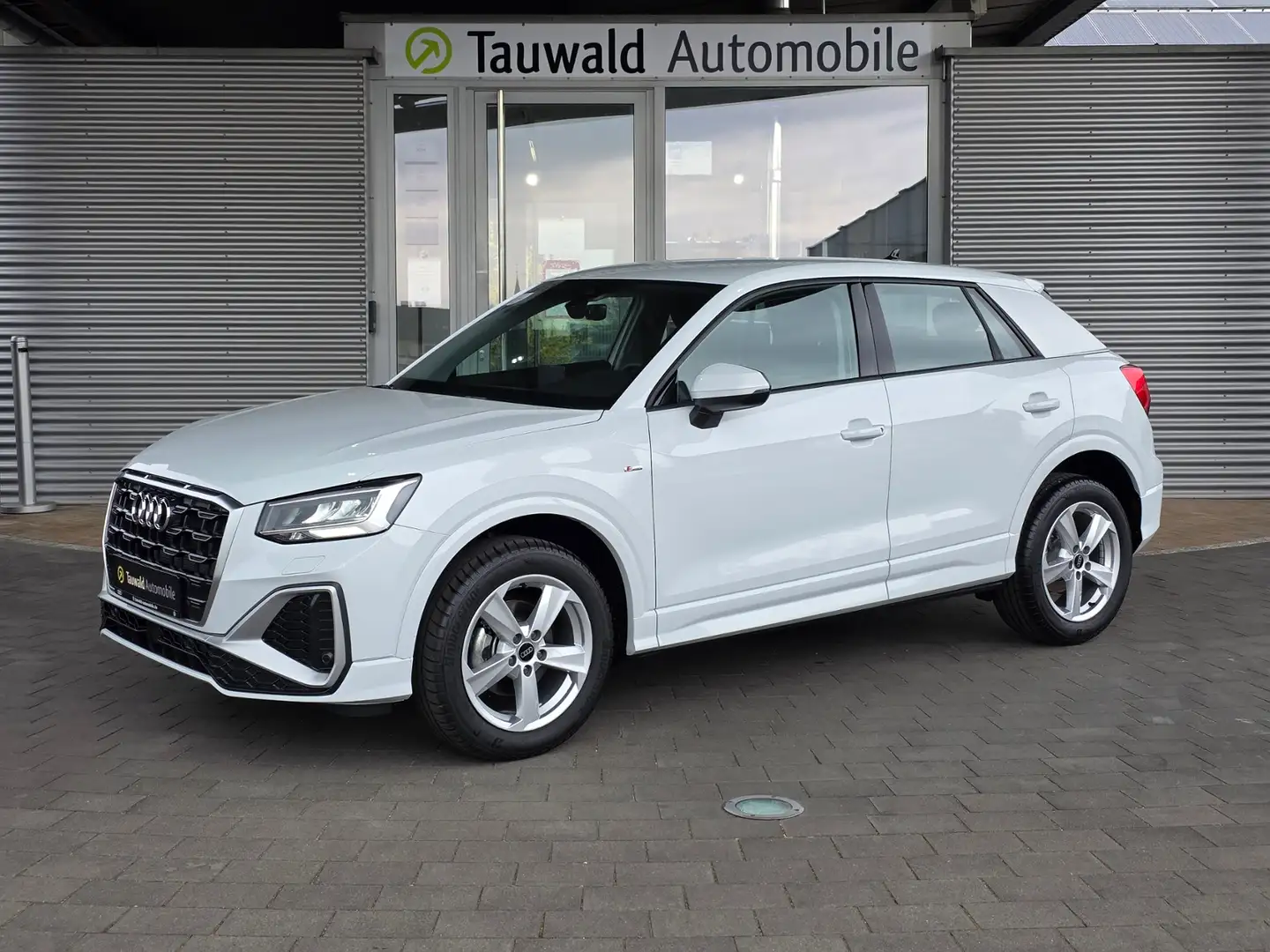 Audi Q2 35 TFSI S tronic S line LED/RFK/ACC/SHZ S Blanc - 2