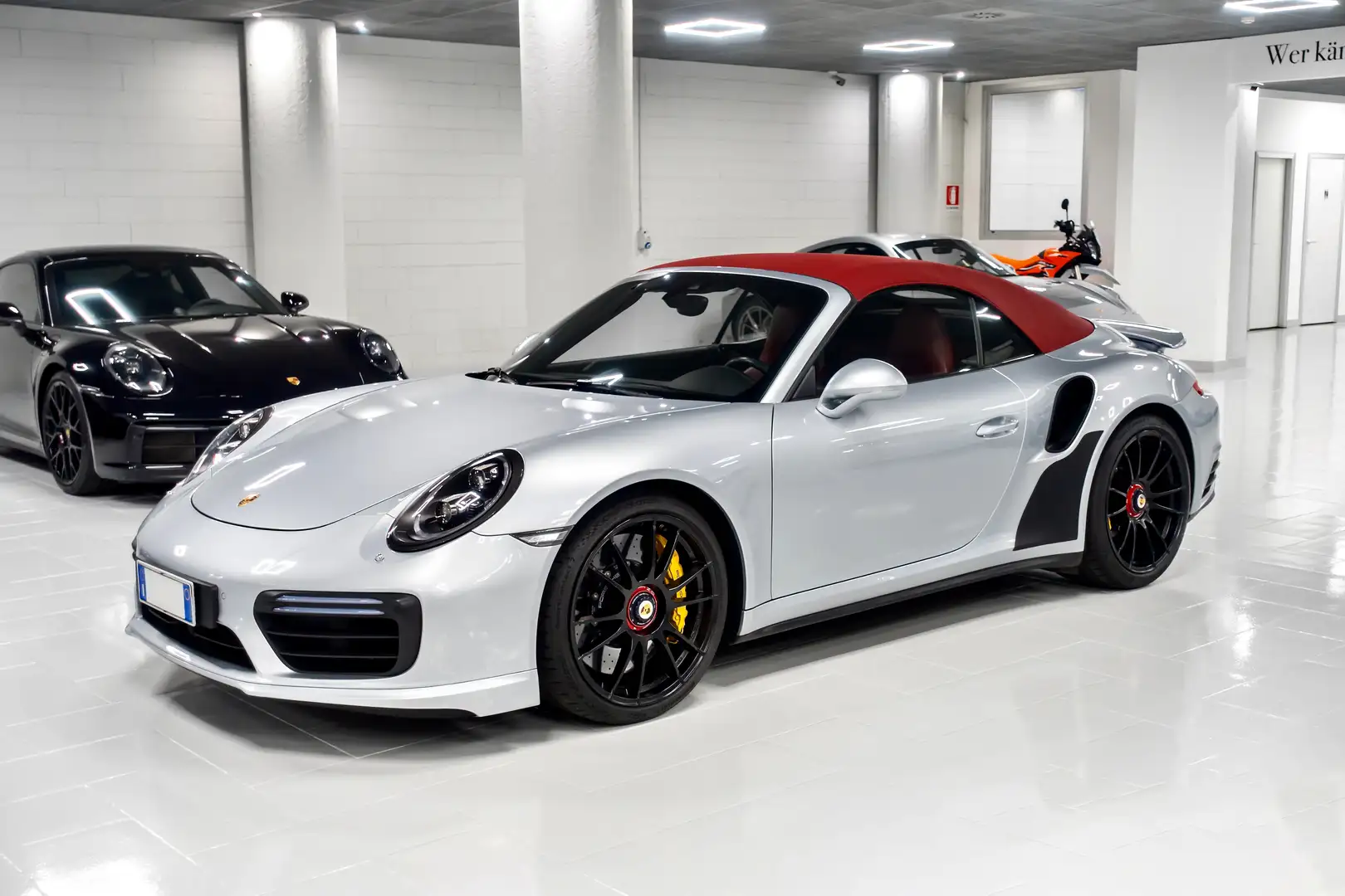 Porsche 991 540HP PCCB MONODADO PDCC BURMESTER APPROVED 09/27 Zilver - 1