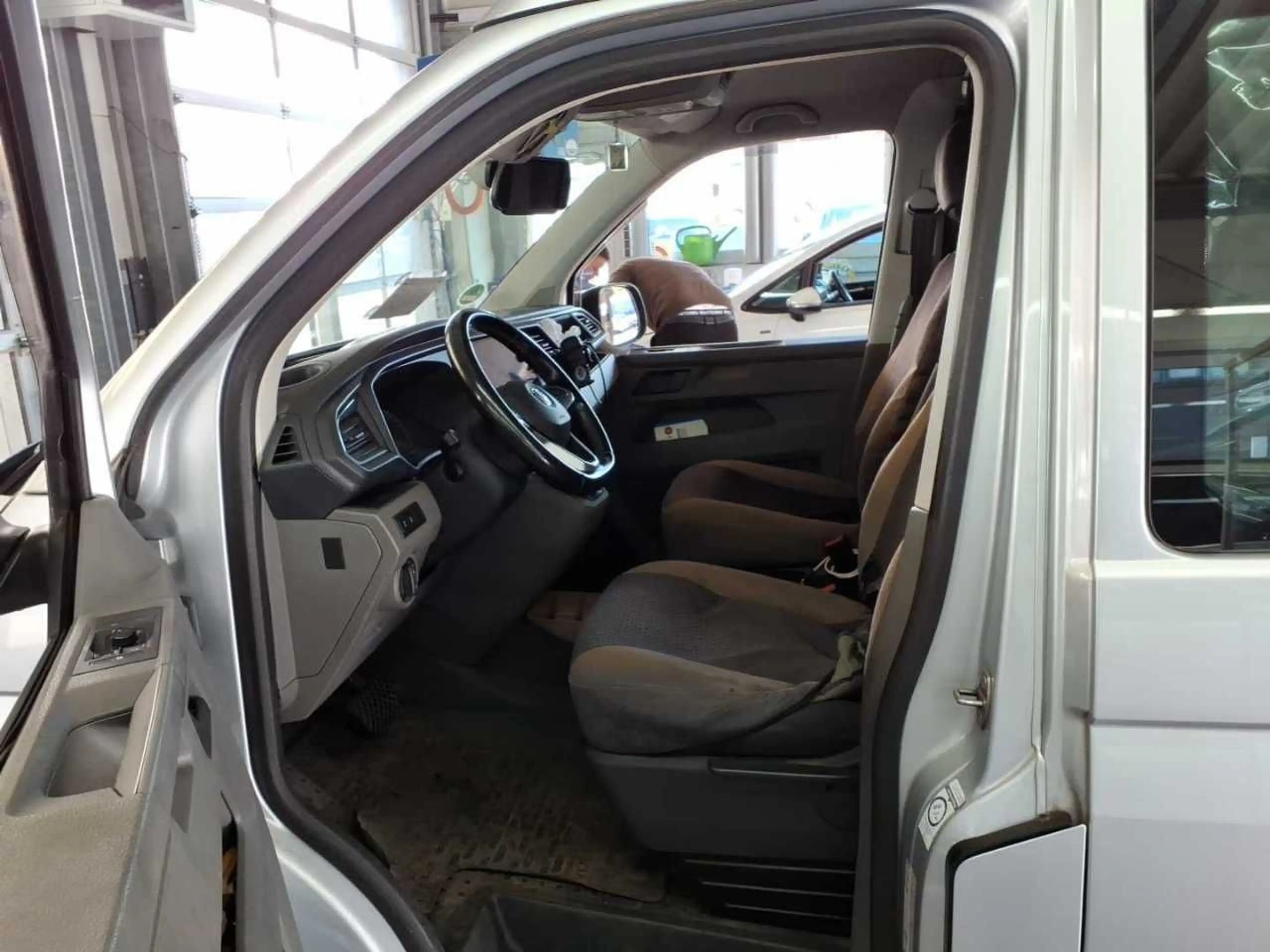 Volkswagen Transporter T6.1 2.0TDI DSG 4MOTION Kasten lang — photo 5