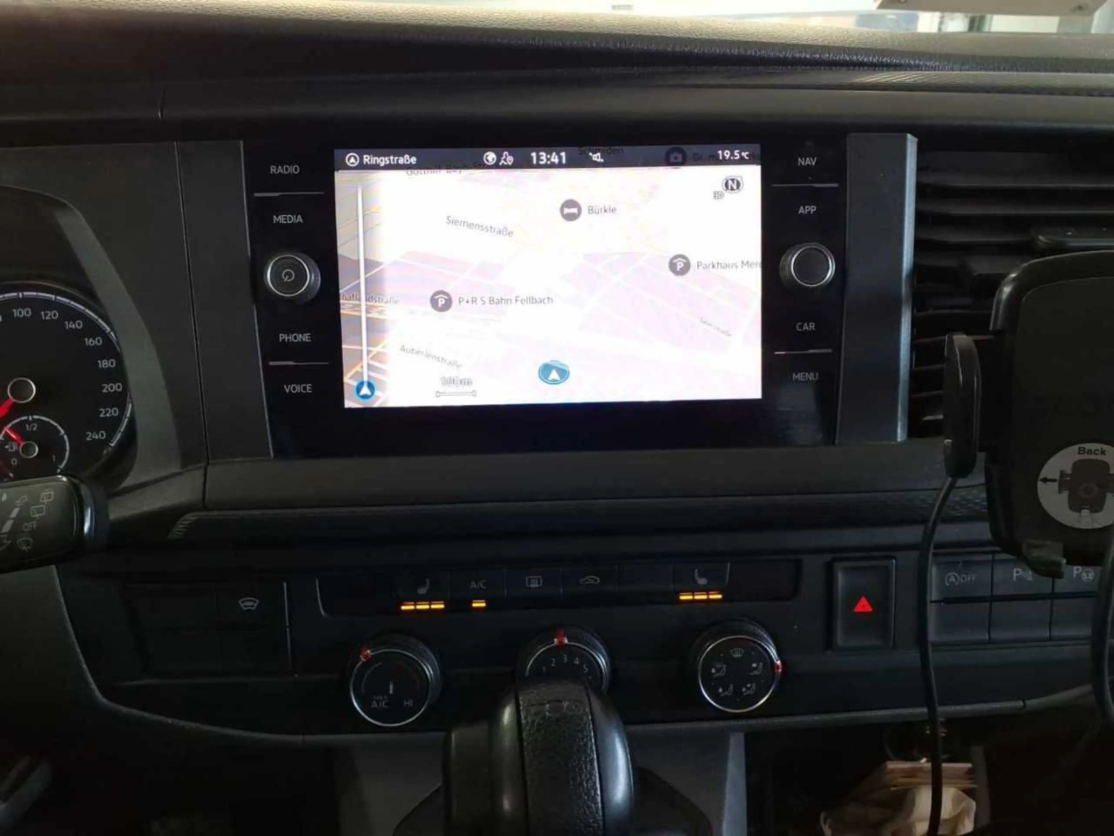 Volkswagen Transporter T6.1 2.0TDI DSG 4MOTION Kasten lang — photo 7