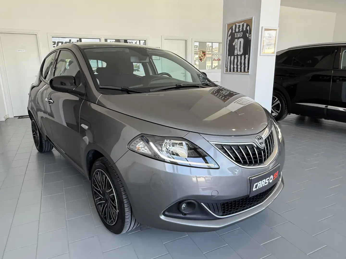 Lancia Ypsilon 1.0 firefly hybrid Gold s&s 70cv 5p.ti BEST PRICE Grigio - 1