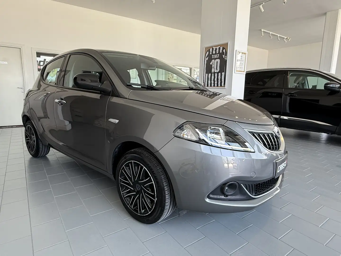 Lancia Ypsilon 1.0 firefly hybrid Gold s&s 70cv 5p.ti BEST PRICE Grigio - 2