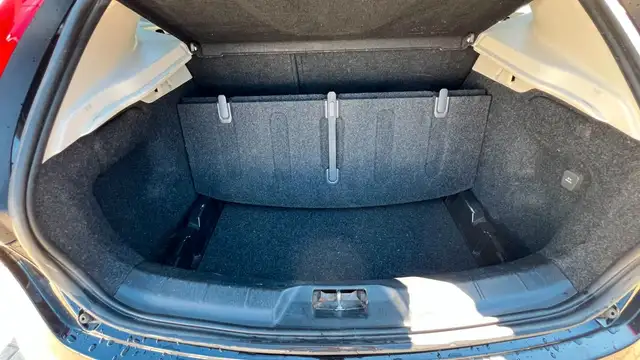 Volvo V40 view 18