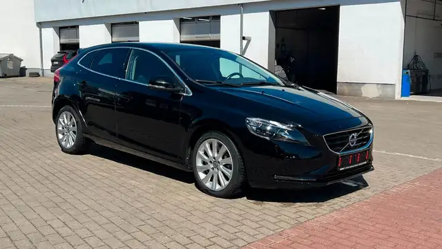 Volvo V40 view 9